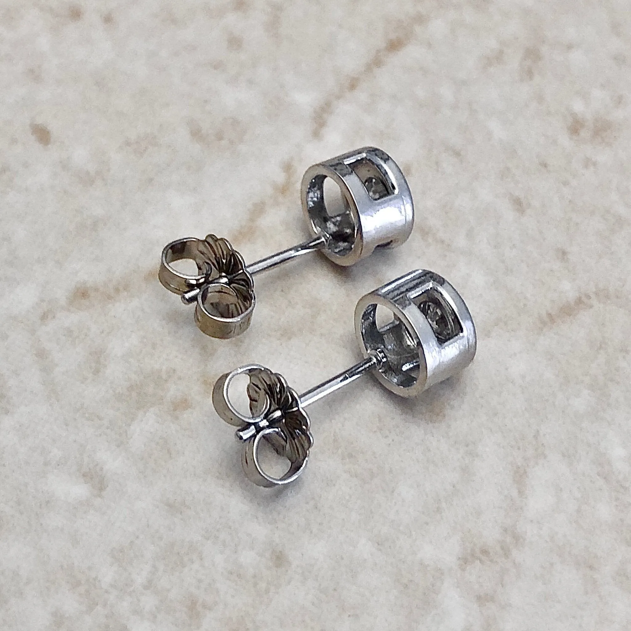 14 Karat White Gold Bezel 0.20 Carat Diamond Stud Earrings
