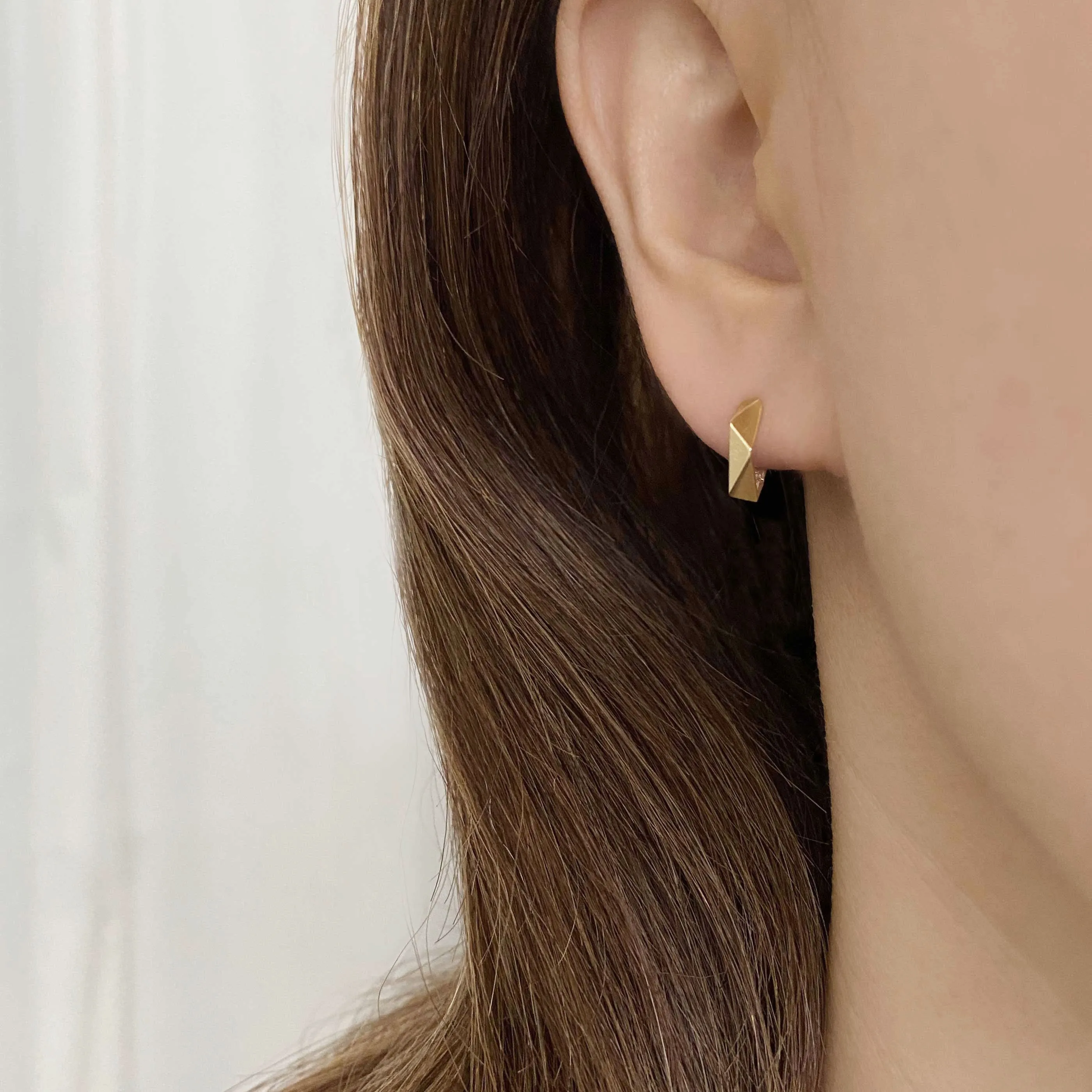 14k Solid Gold Faceted Huggie Hoop Earring