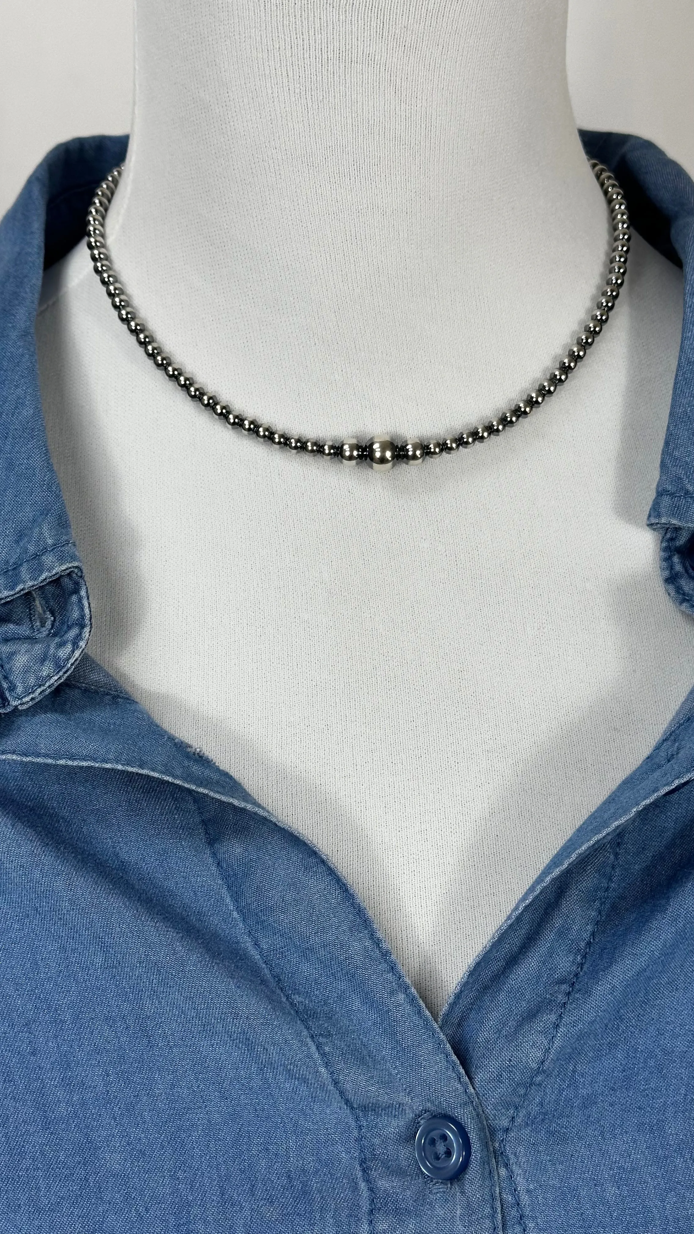 16" Graduated Pearl "Navajo Style" Pearl Necklace