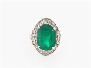 18K-WG EMERALD AND DIAMOND RING