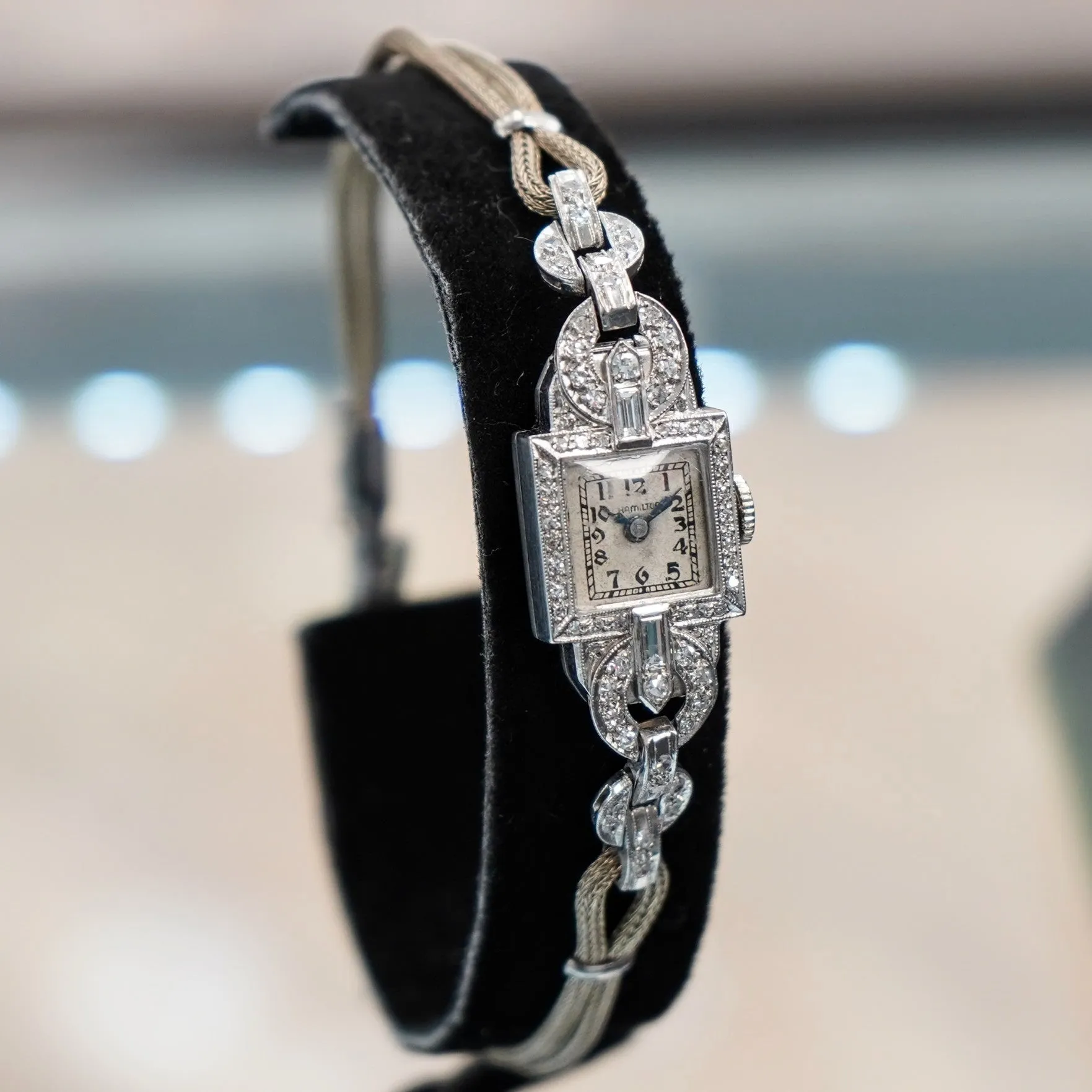 1940 HAMILTON Ladies Watch 17 Jewels Grade 721 Platinum and Diamond Case U.S.A. Wristwatch
