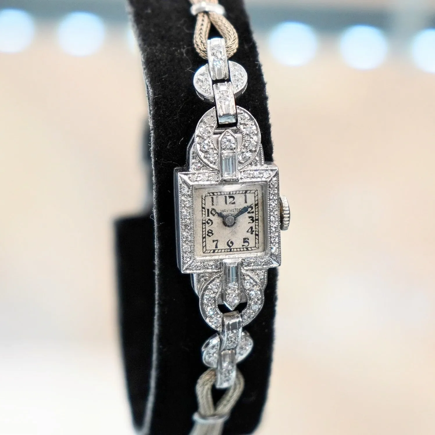 1940 HAMILTON Ladies Watch 17 Jewels Grade 721 Platinum and Diamond Case U.S.A. Wristwatch