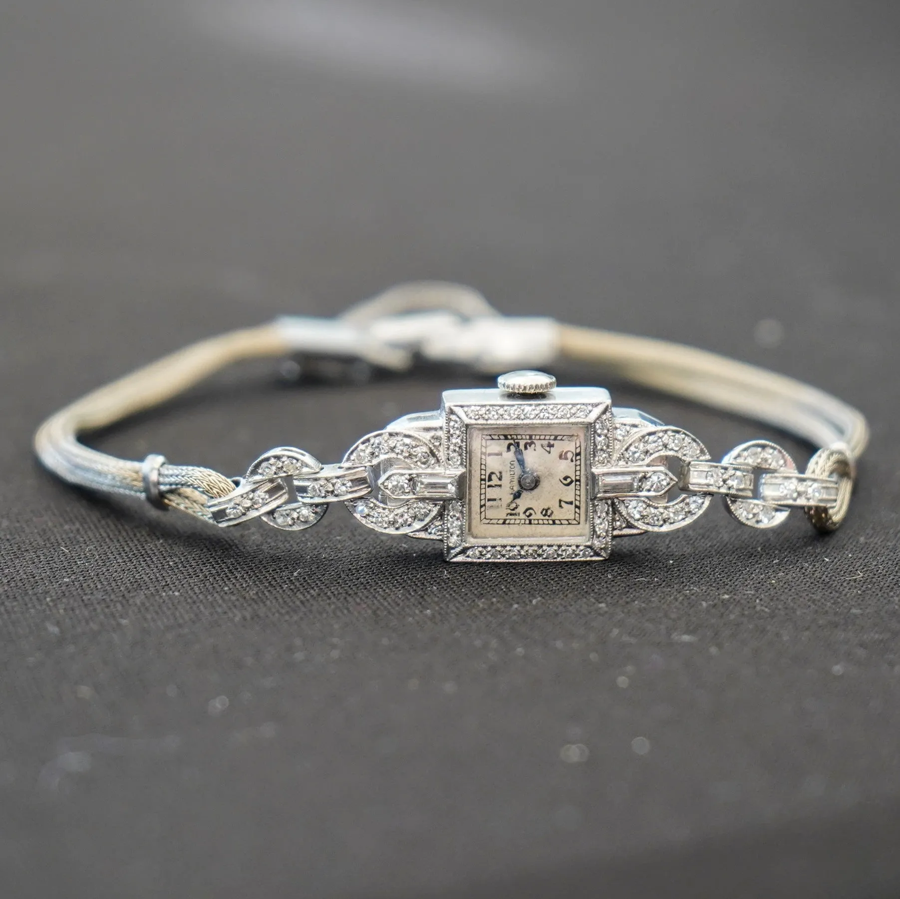 1940 HAMILTON Ladies Watch 17 Jewels Grade 721 Platinum and Diamond Case U.S.A. Wristwatch