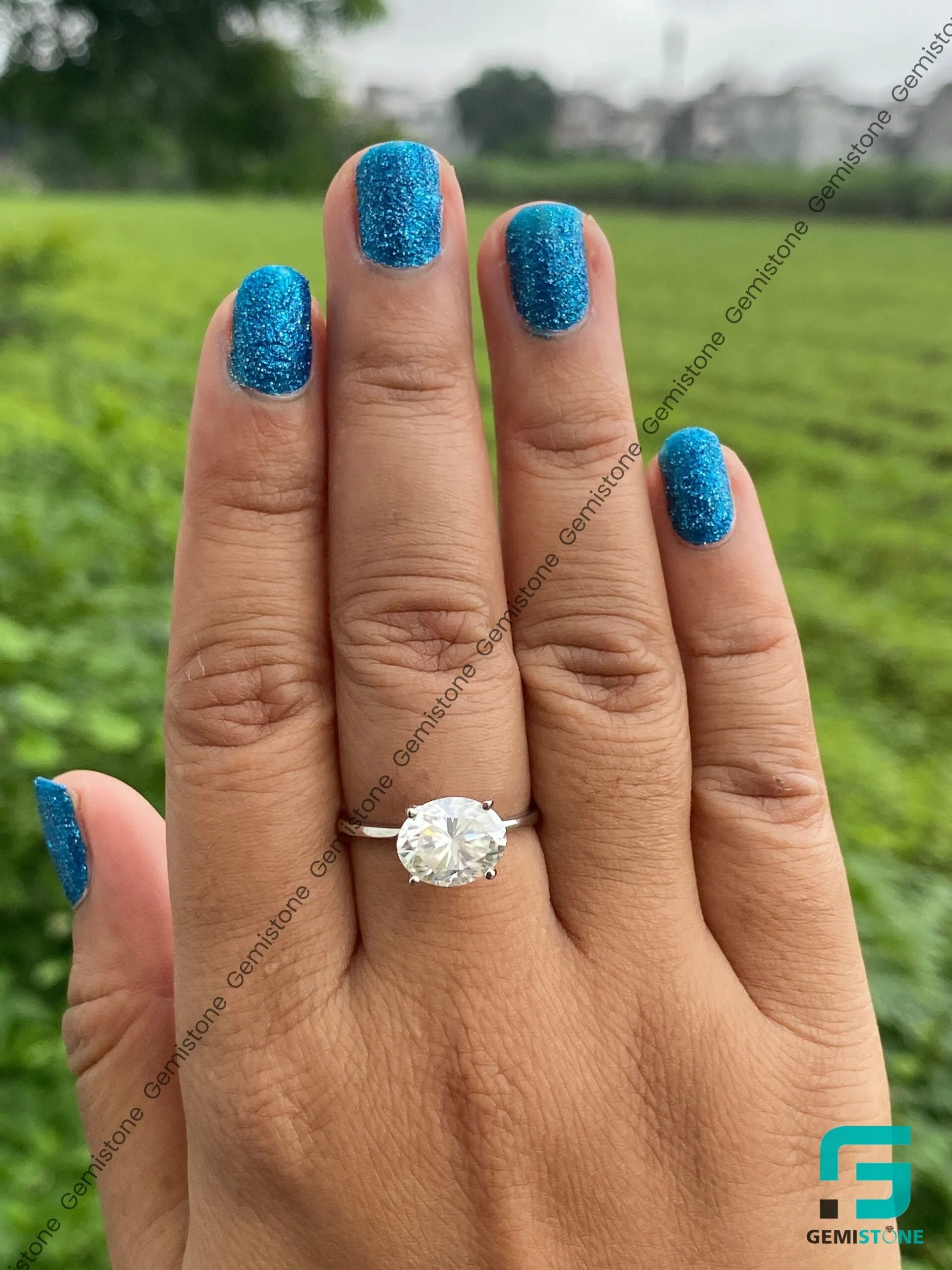 2CT Tulip Setting Moissanite East West Oval Ring