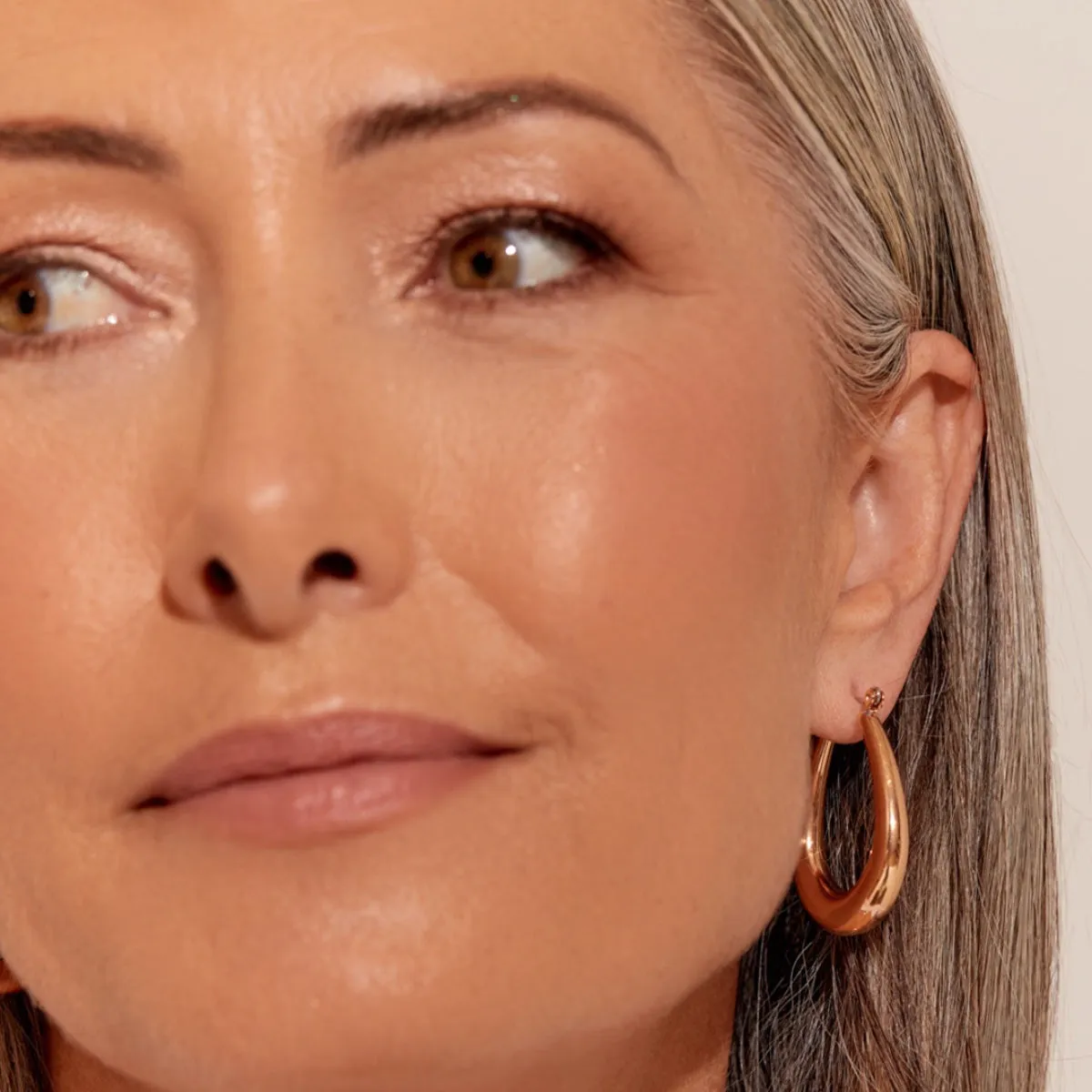 Carson Teardrop Hoop Earrings (Silver)