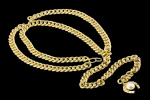 Chanel Gold tone Horseshoe Faux Pearl Medallion Heavy Chain Belt/Necklace