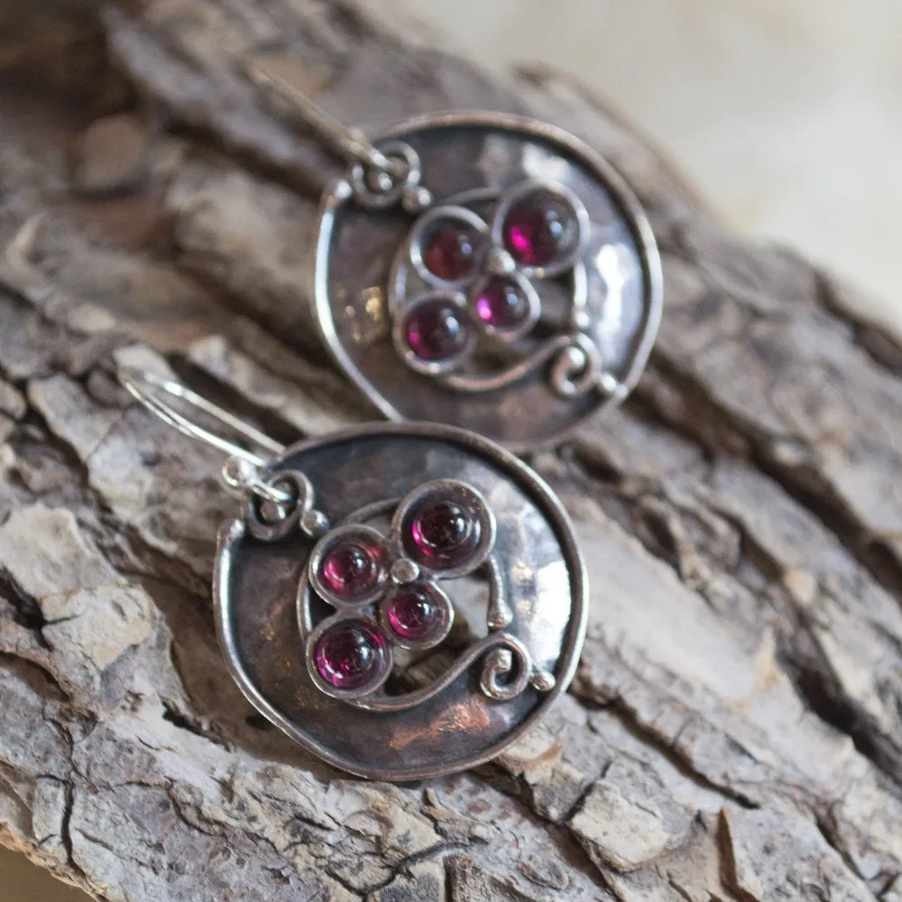 Dangle pearl garnet earrings - Free association.