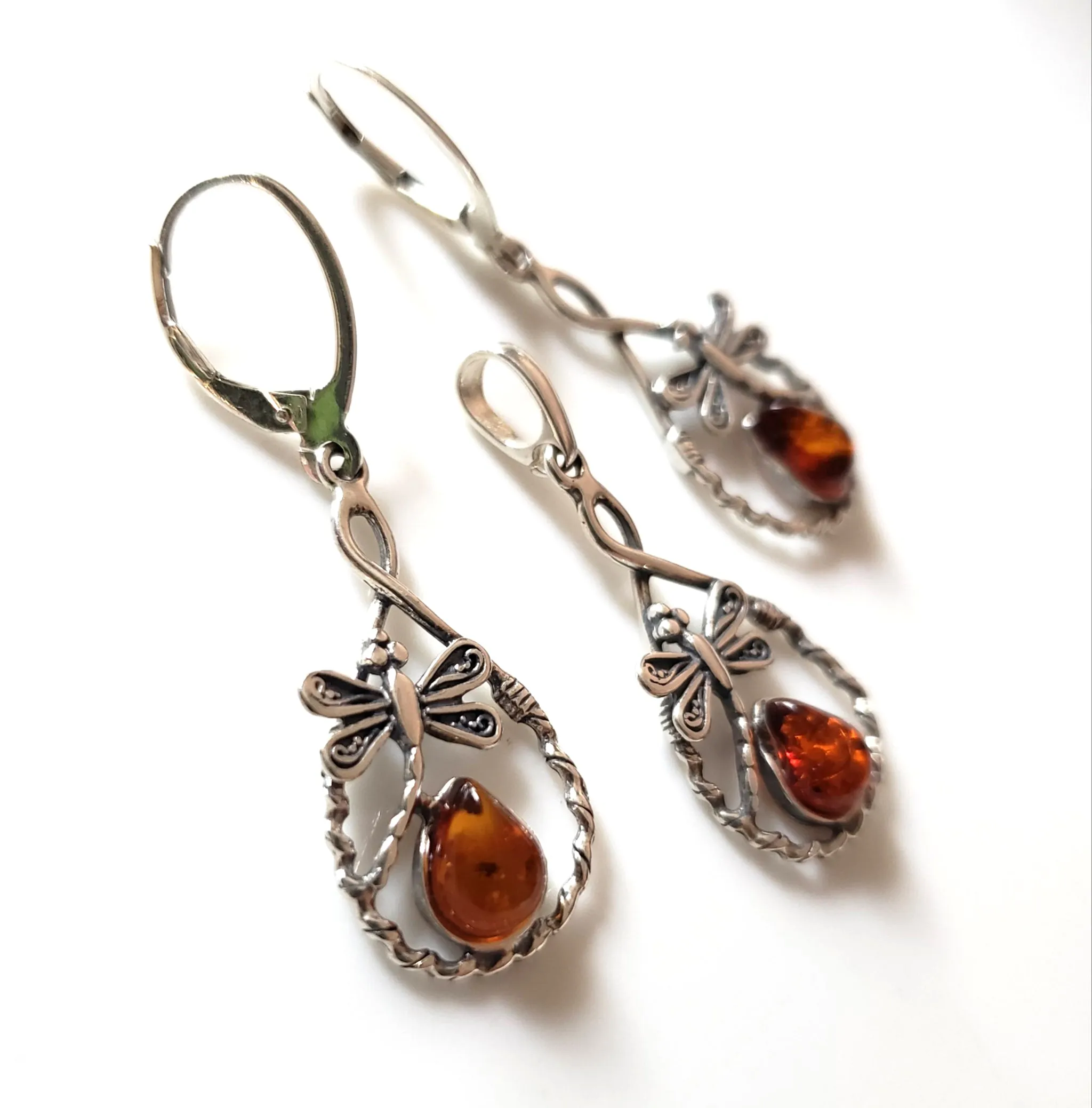 Dragonfly Dangle Earrings with Pendant Jewelry Set in Silver with Amber