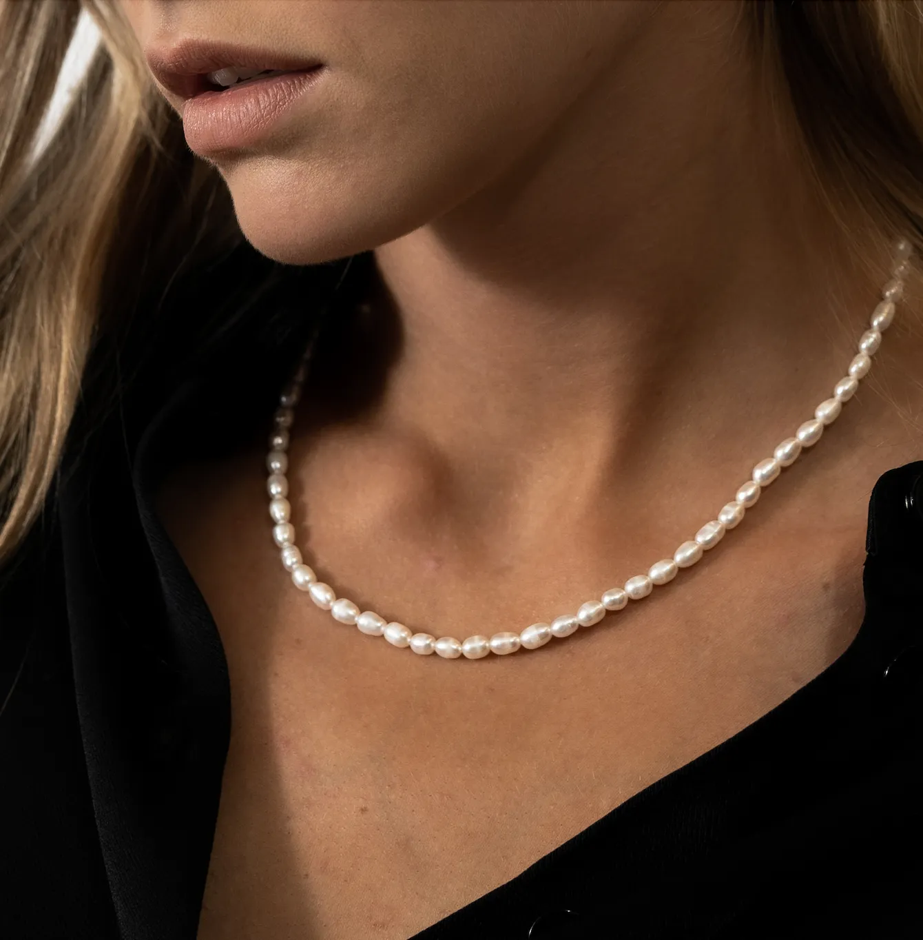 FRESHWATER PEARL NECKLACE Gold
