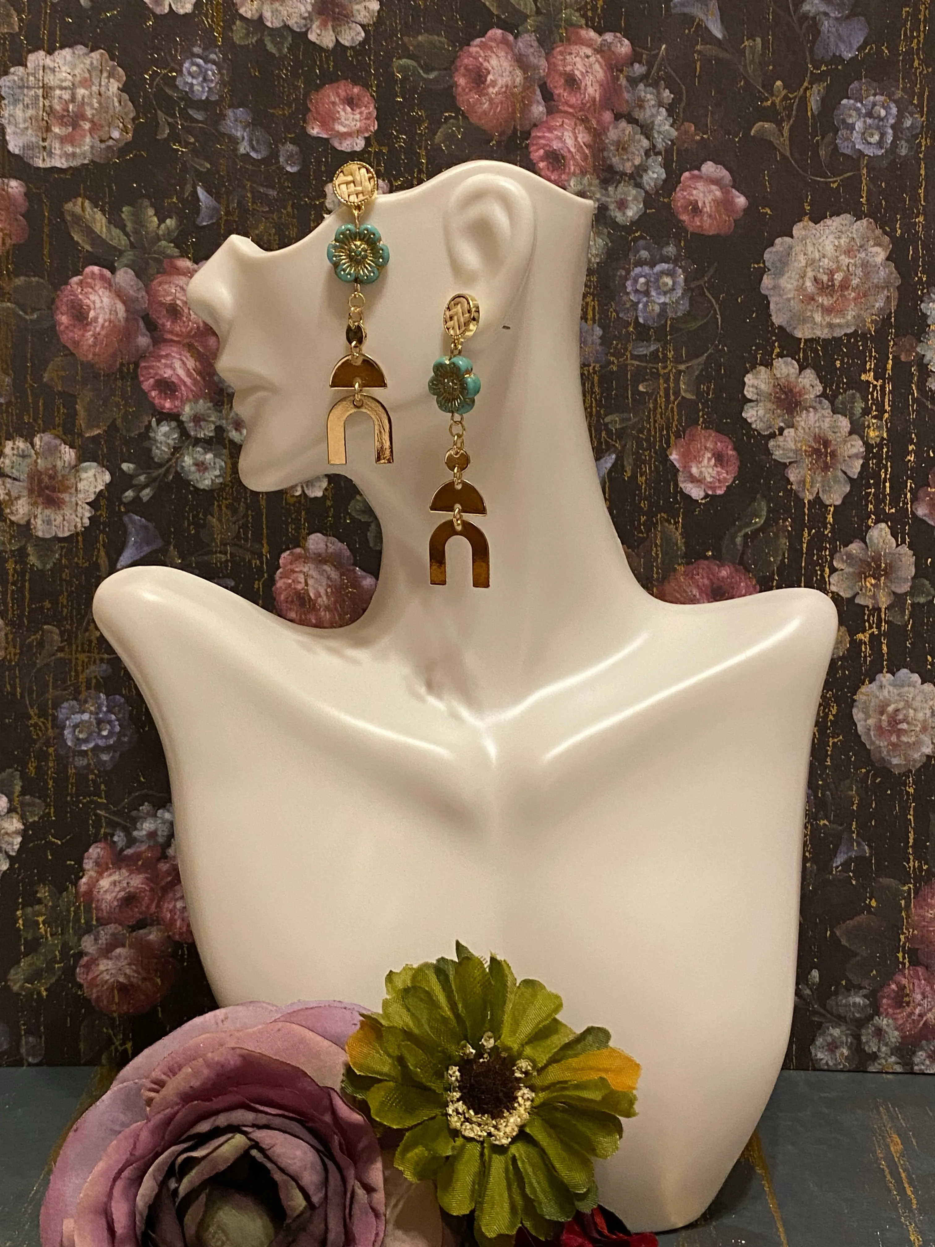 Gold dangle earrings