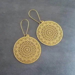 Gold Dreamcatcher Earrings, gold spiderweb earrings, spider web earring, dream catcher earring, gold filigree earrings, intricate cut out