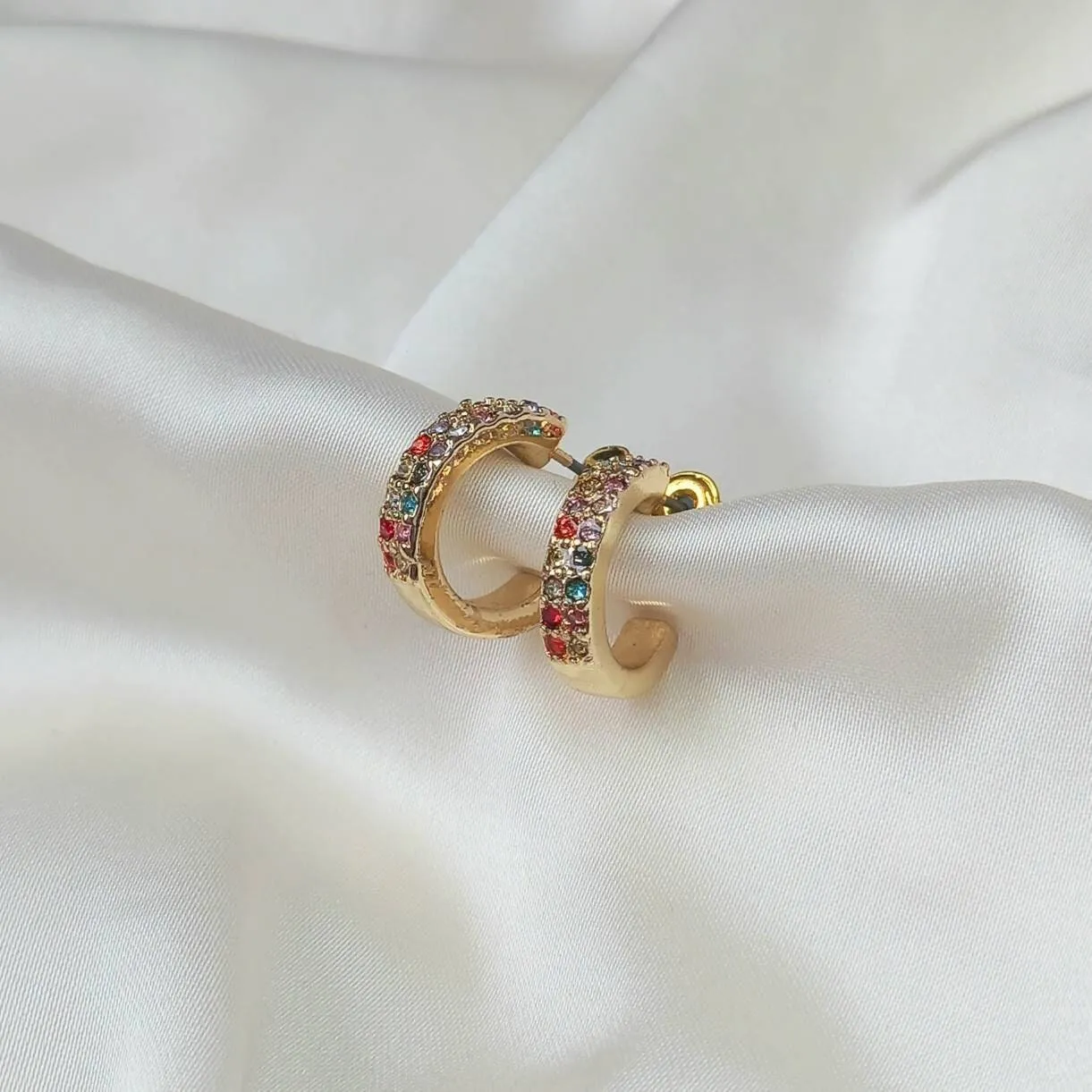 Gold Hoop Earrings - Textured Earrings,Gold Earrings In The UK,Gold Jewellery In The UK,Gold Hoops,Gold Minimalist Earrings,Simple Earrings