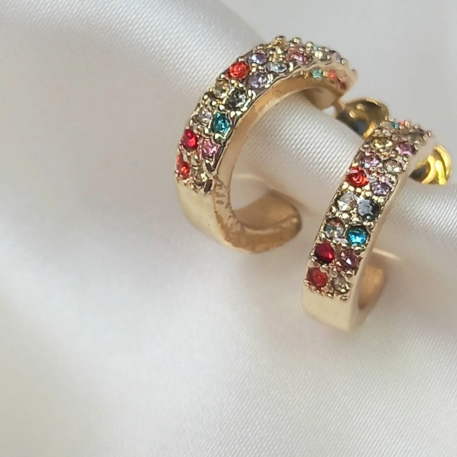 Gold Hoop Earrings - Textured Earrings,Gold Earrings In The UK,Gold Jewellery In The UK,Gold Hoops,Gold Minimalist Earrings,Simple Earrings