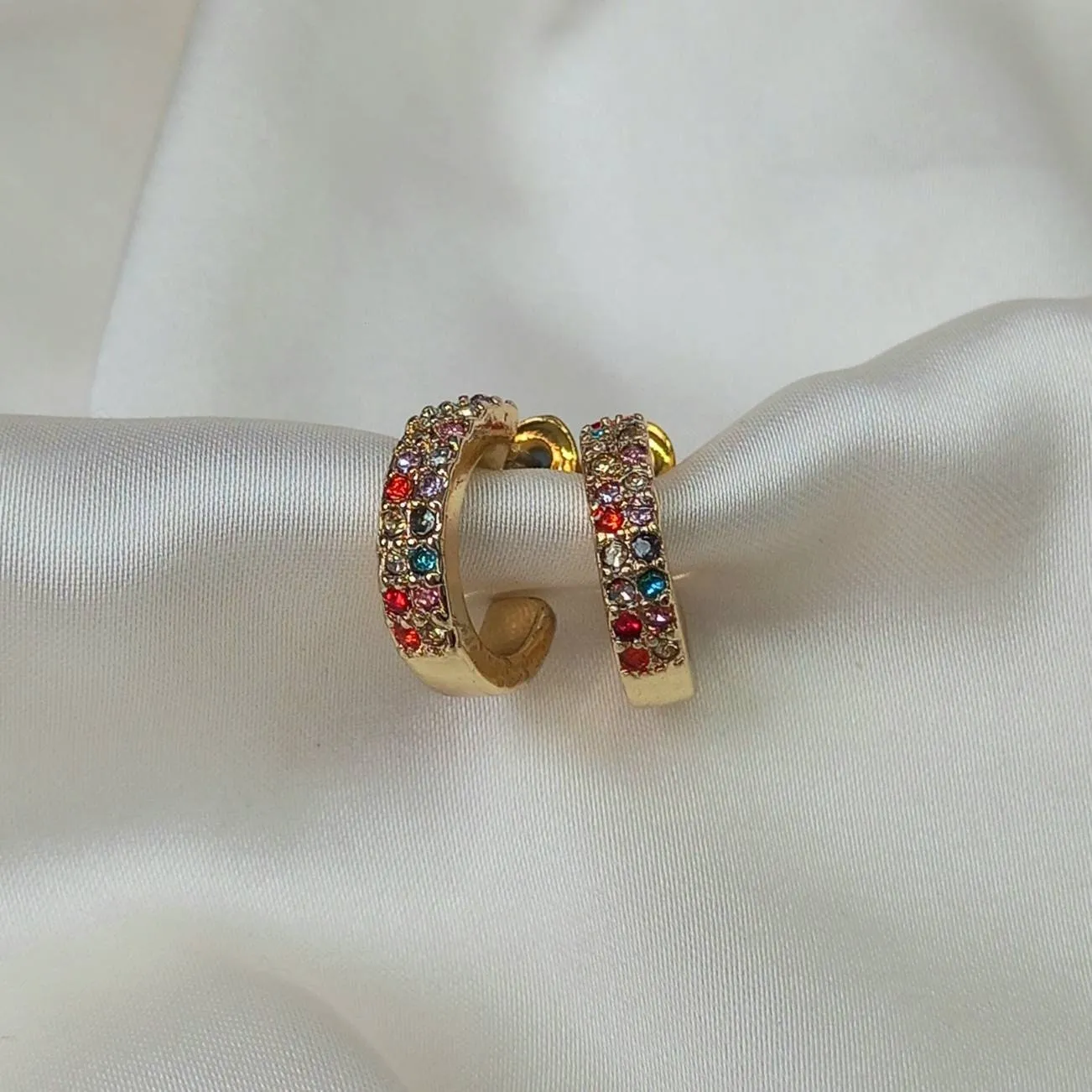 Gold Hoop Earrings - Textured Earrings,Gold Earrings In The UK,Gold Jewellery In The UK,Gold Hoops,Gold Minimalist Earrings,Simple Earrings