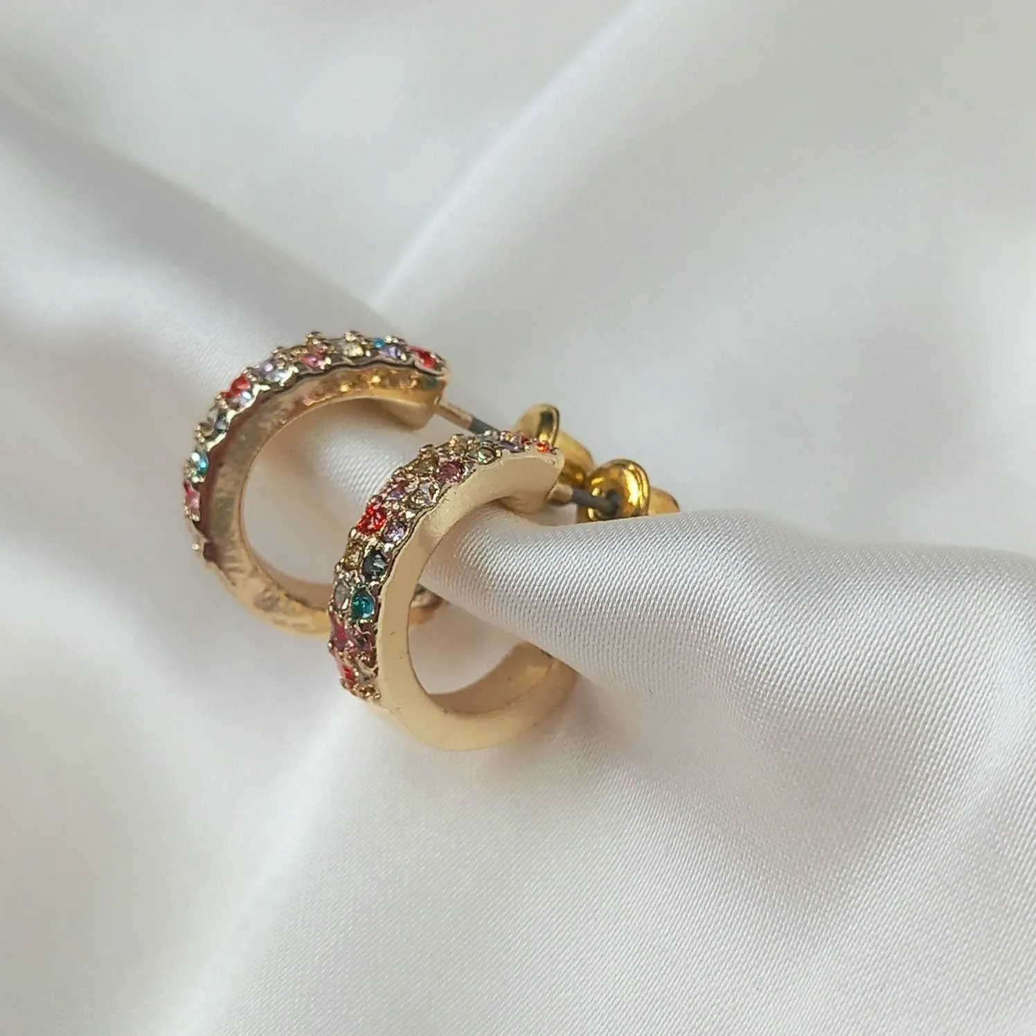Gold Hoop Earrings - Textured Earrings,Gold Earrings In The UK,Gold Jewellery In The UK,Gold Hoops,Gold Minimalist Earrings,Simple Earrings