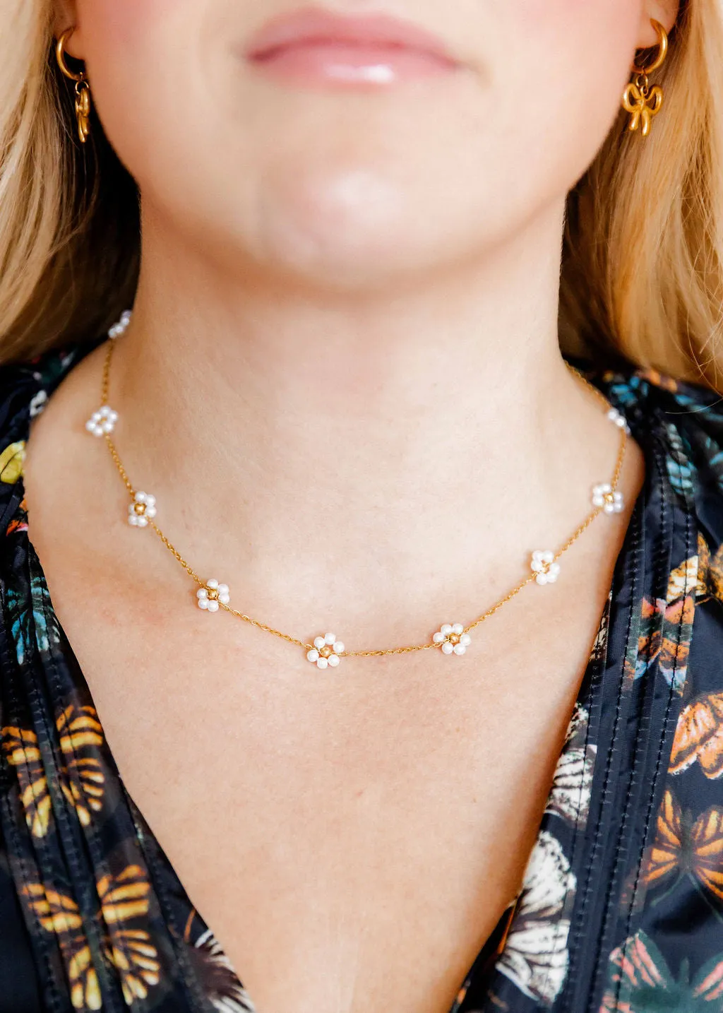Gracie Flower Necklace- Pearl