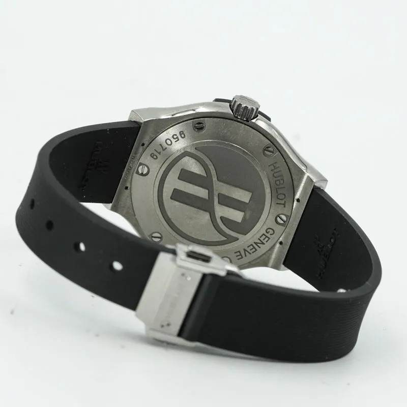 Hublot Classic Fusion 33mm Diamond Case 581.NX.1470.RX.1704 Titanium