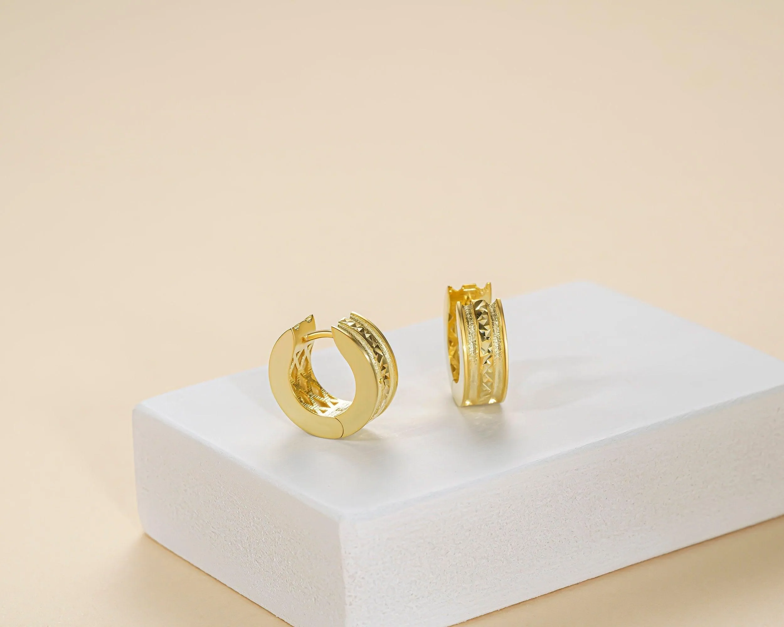 Huggie Hoop Earrings - 18K Gold Vermeil
