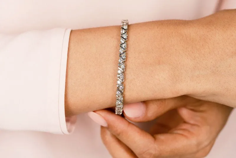 Leaning Fence Diamond Bracelet with 1.96 ct.(finished) 2mm