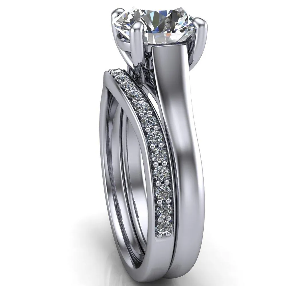 Lucerne Round Center Stone 4 Prong Solitaire Ring