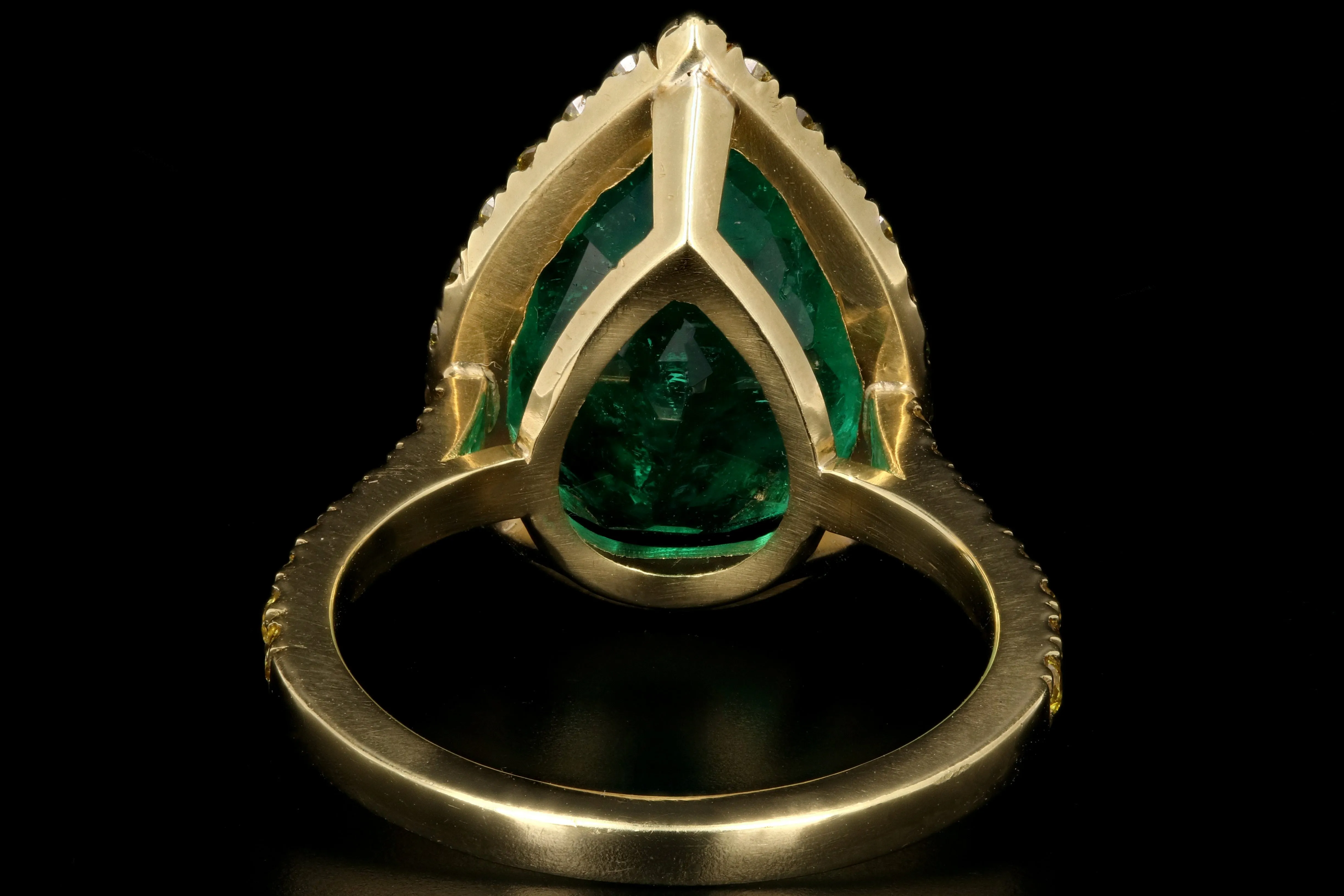 New 18k Yellow Gold 5.92 Carat Colombian Emerald and Vivid Yellow Diamond Ring