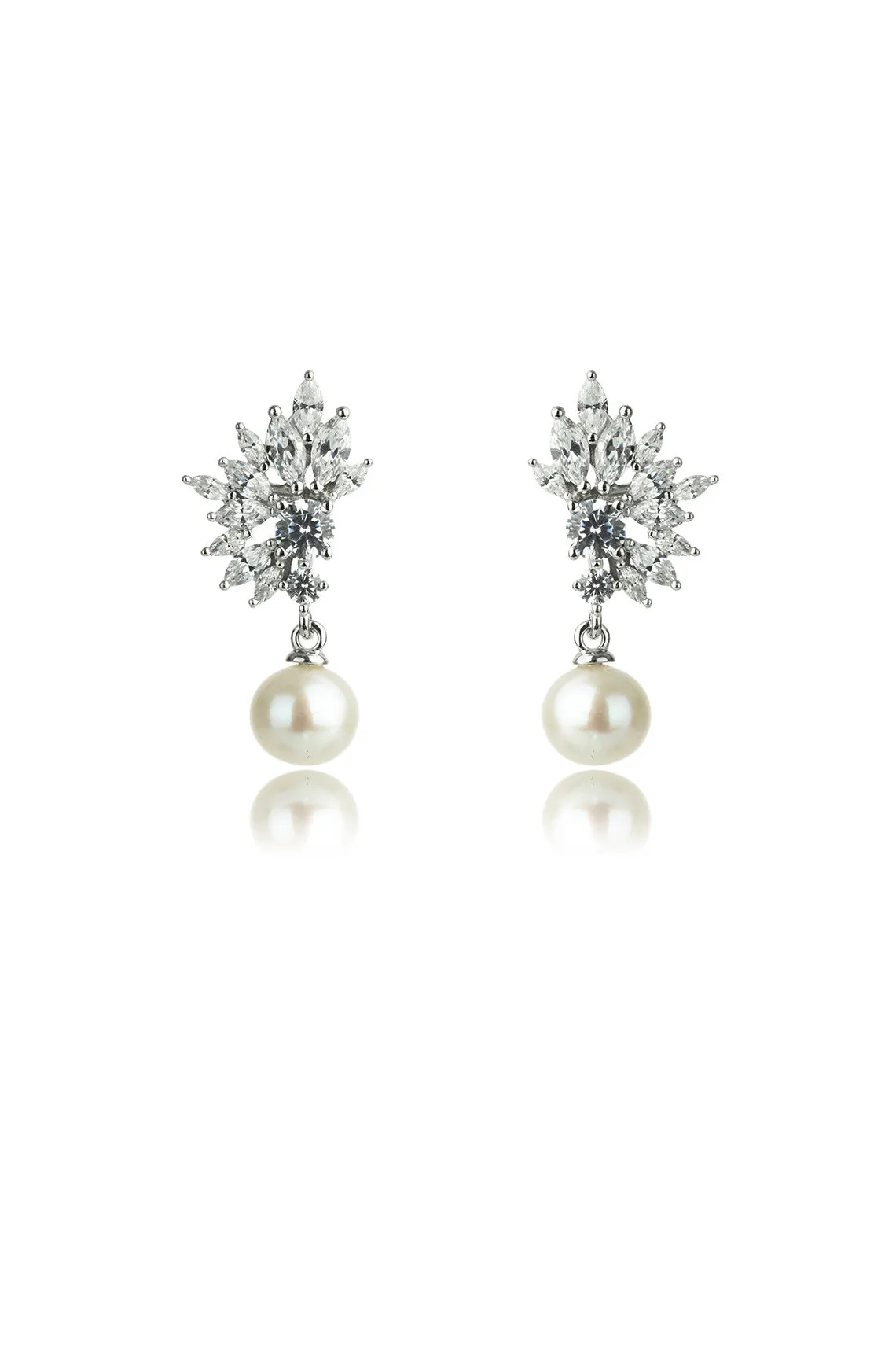 OCEANS HAMILTON FRESHWATER PEARL EARRINGS SILVER