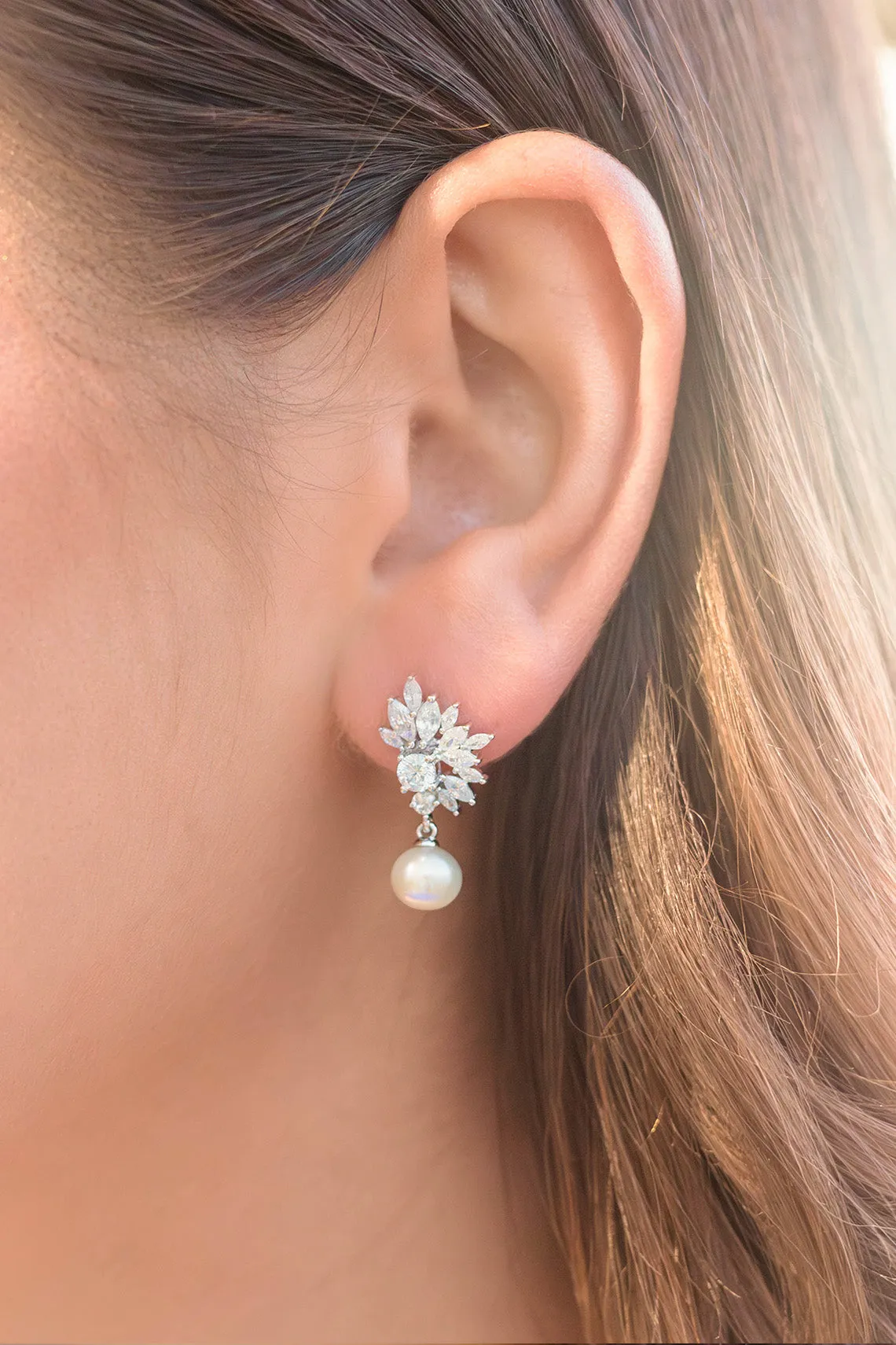 OCEANS HAMILTON FRESHWATER PEARL EARRINGS SILVER