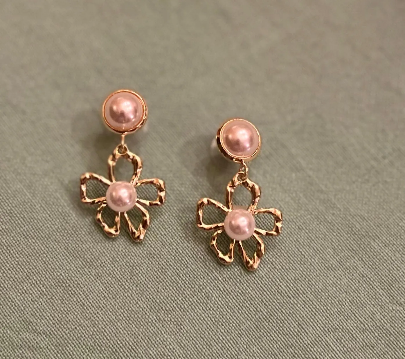 Pearl and Daisy Earrings