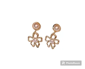 Pearl and Daisy Earrings