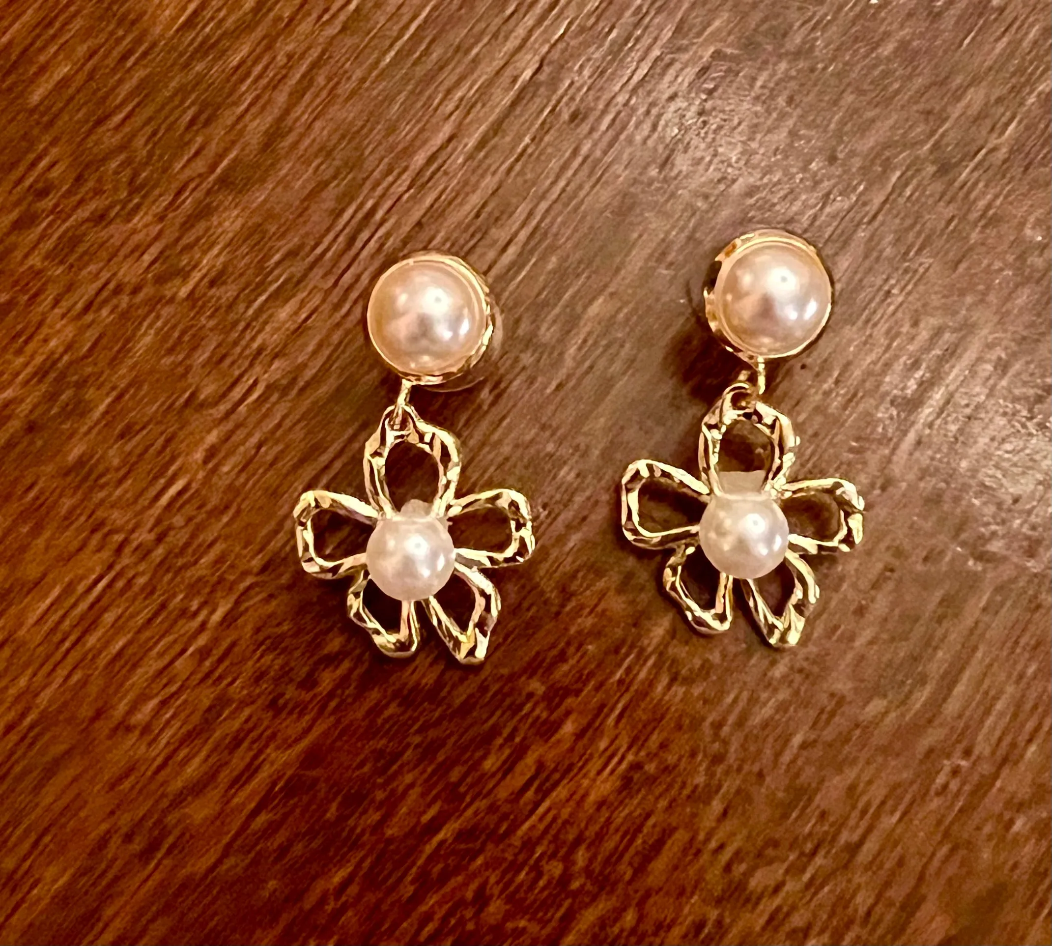 Pearl and Daisy Earrings