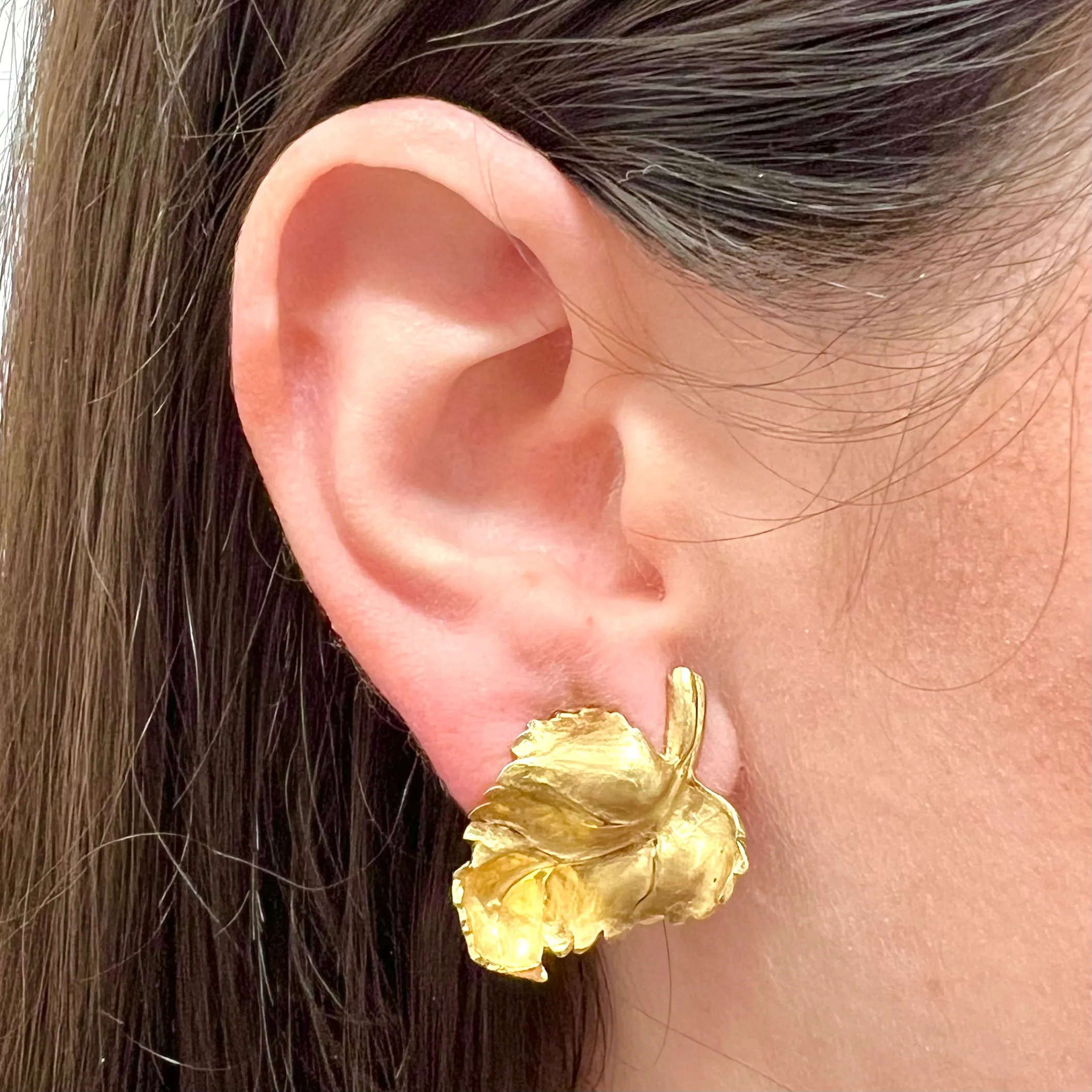 Rare Vintage 18 Karat Yellow Gold Leaf Earrings Signed Asprey