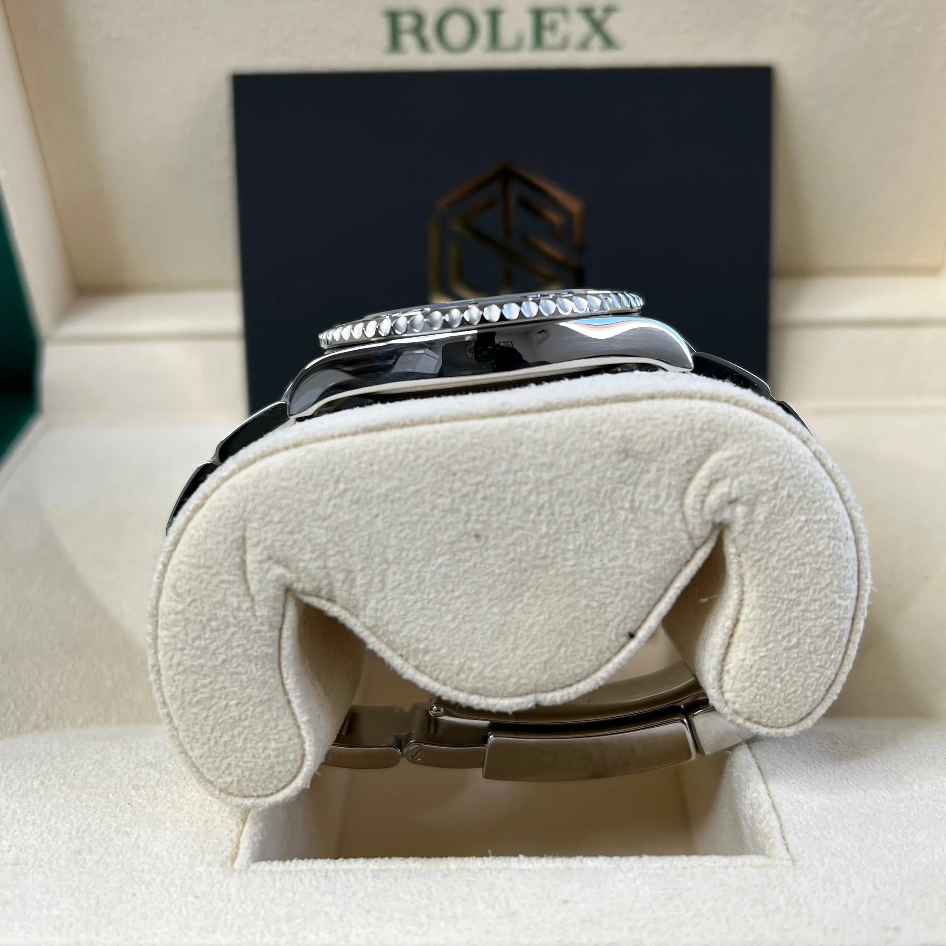 Rolex Yacht-Master 37 268622 Rhodium Dial 2019 Mint Condition Full Set Watch