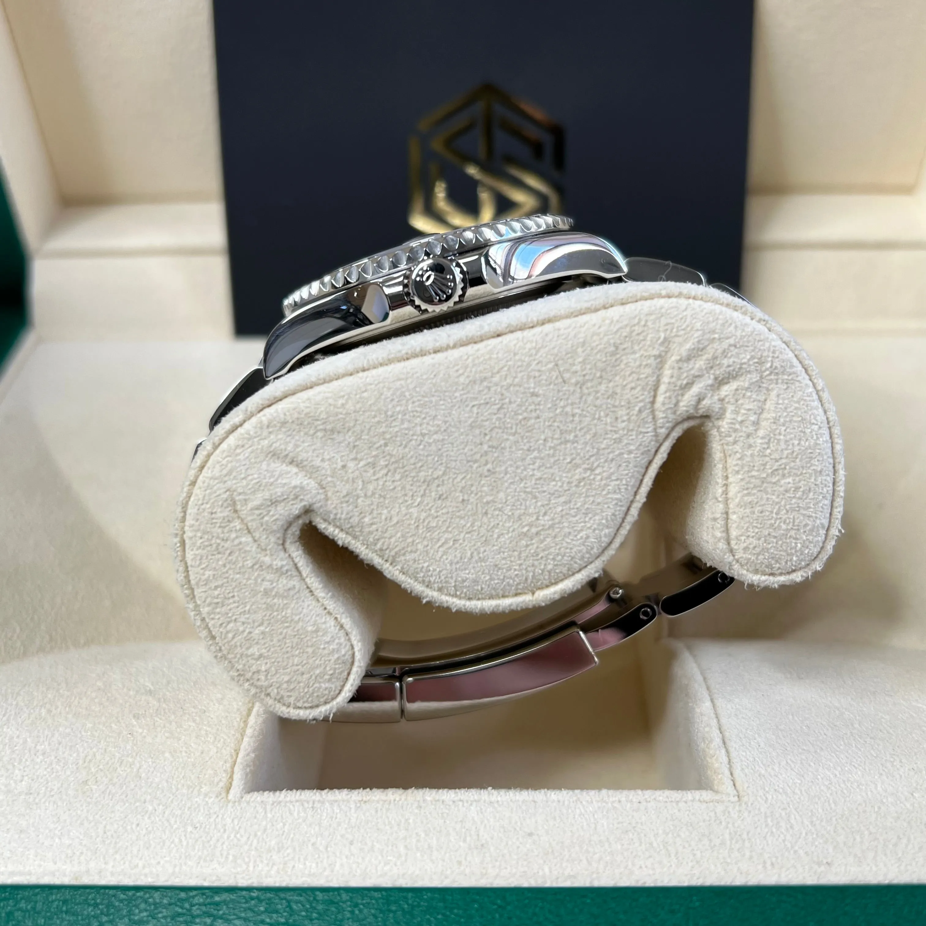 Rolex Yacht-Master 37 268622 Rhodium Dial 2019 Mint Condition Full Set Watch