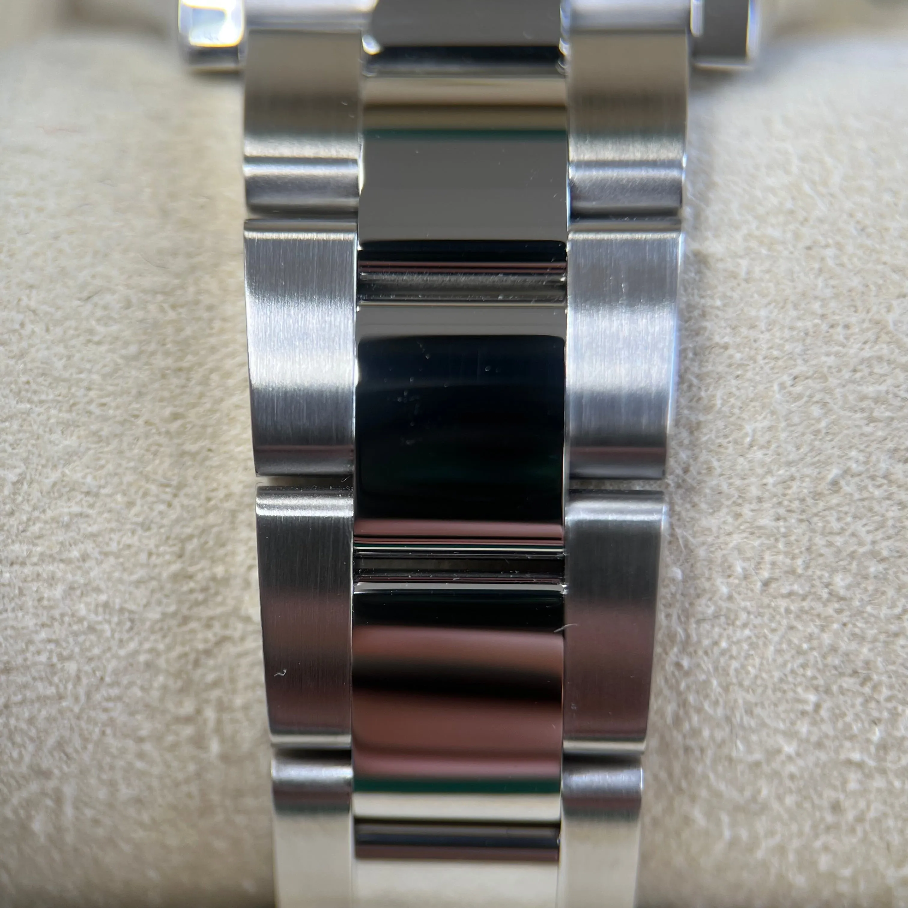 Rolex Yacht-Master 37 268622 Rhodium Dial 2019 Mint Condition Full Set Watch