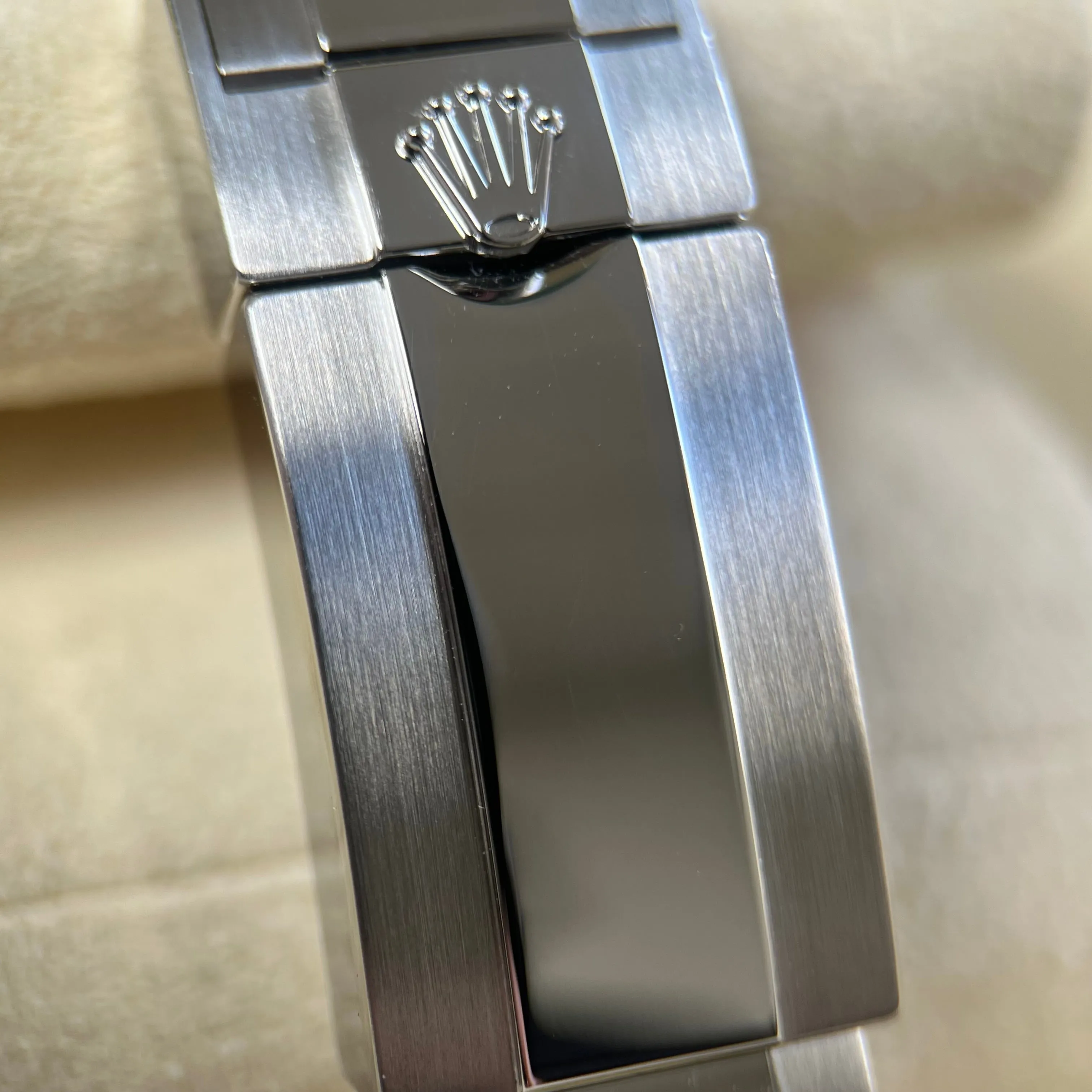 Rolex Yacht-Master 37 268622 Rhodium Dial 2019 Mint Condition Full Set Watch