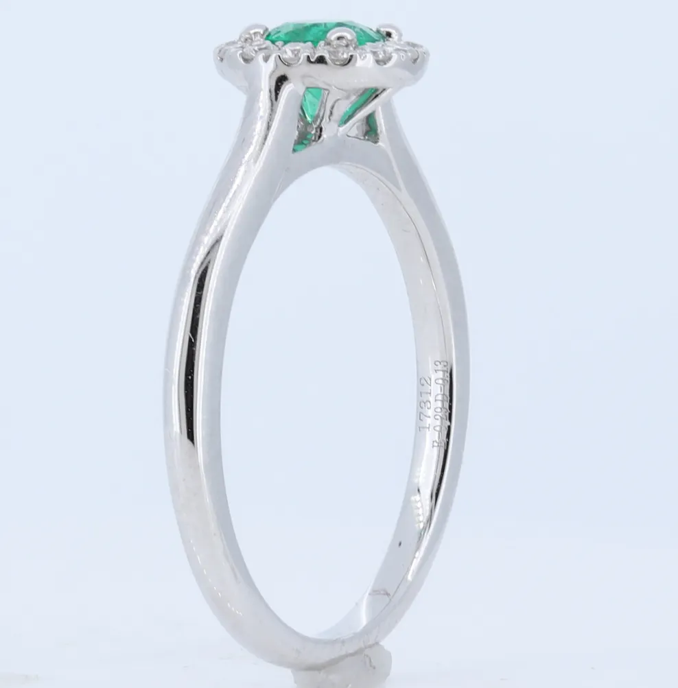 Round Emerald Halo Diamond Ring, In 14Kt White Gold