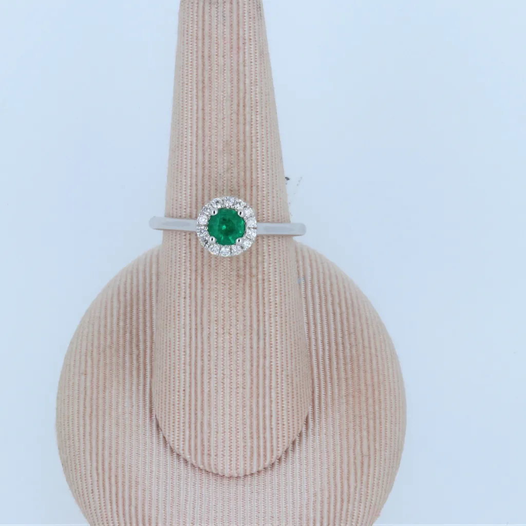 Round Emerald Halo Diamond Ring, In 14Kt White Gold