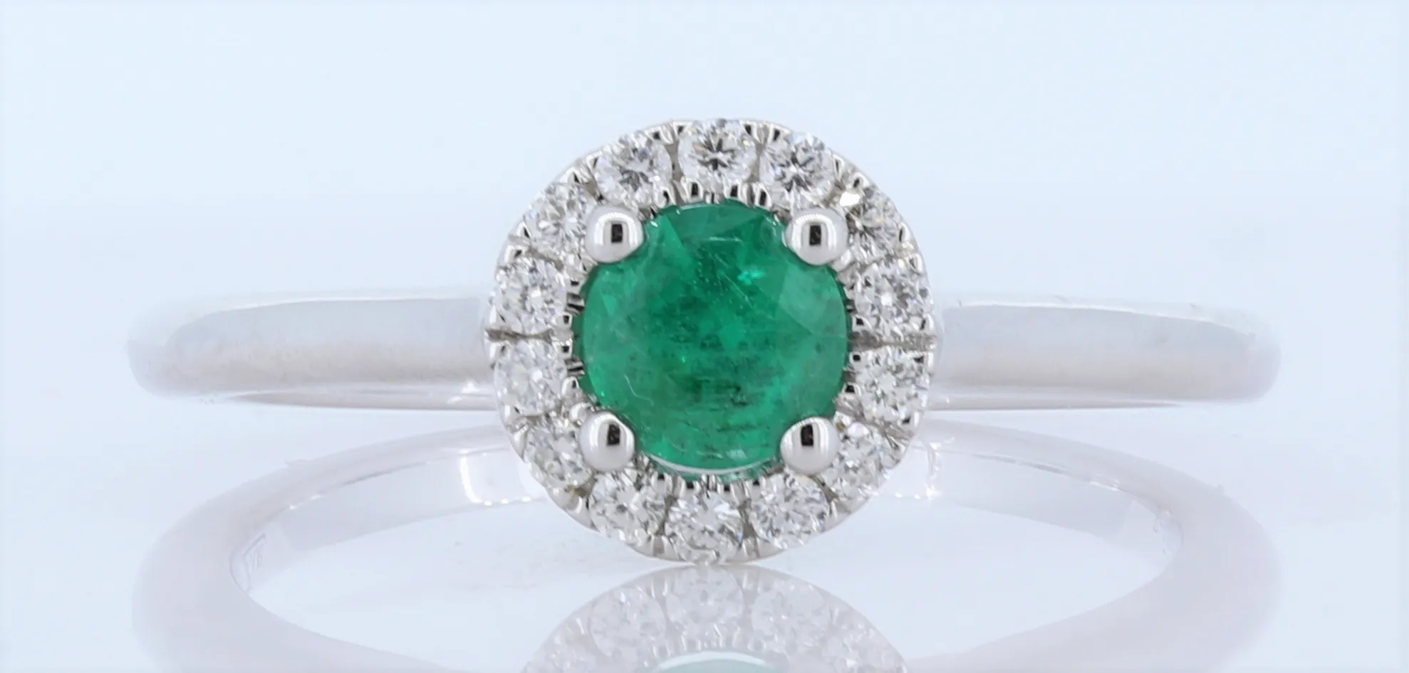 Round Emerald Halo Diamond Ring, In 14Kt White Gold