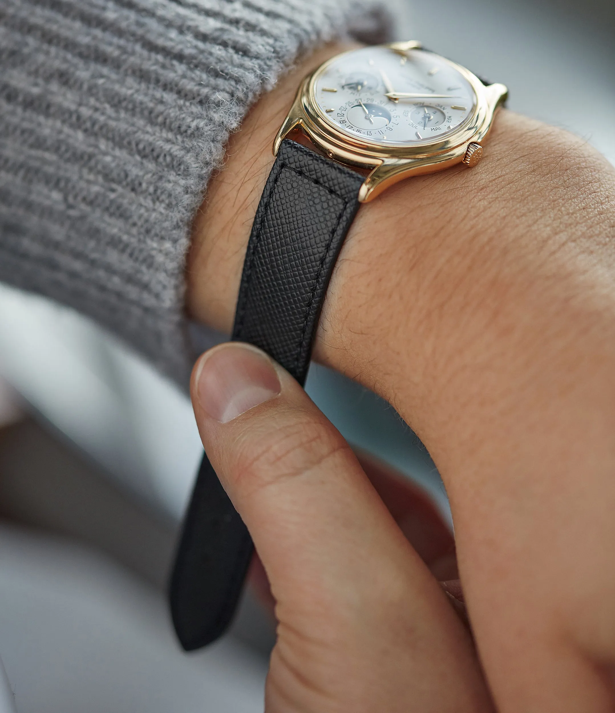 saffiano boxed stitch strap
