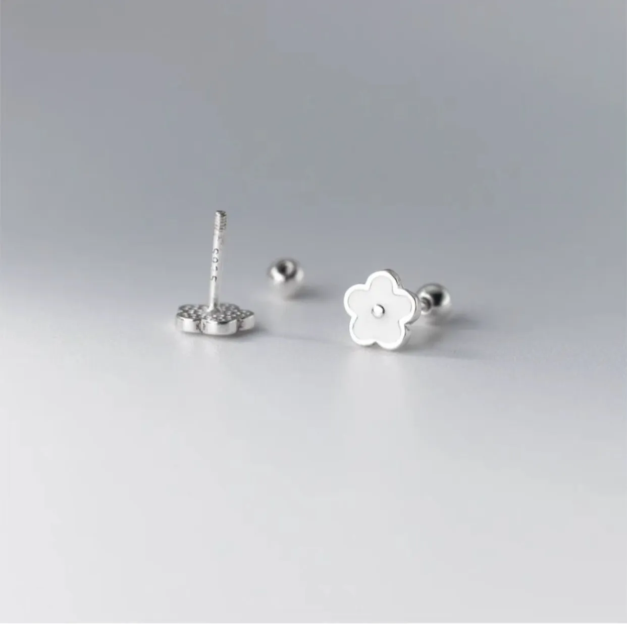Small flower Screw back Studs Earrings - ESB029