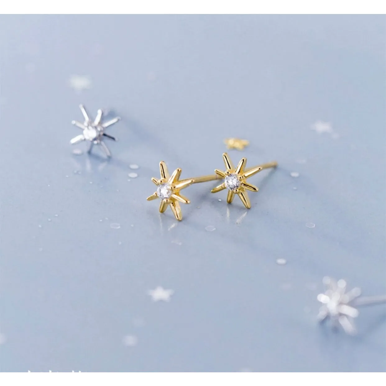 Small Star Stud Earrings - ECZ007
