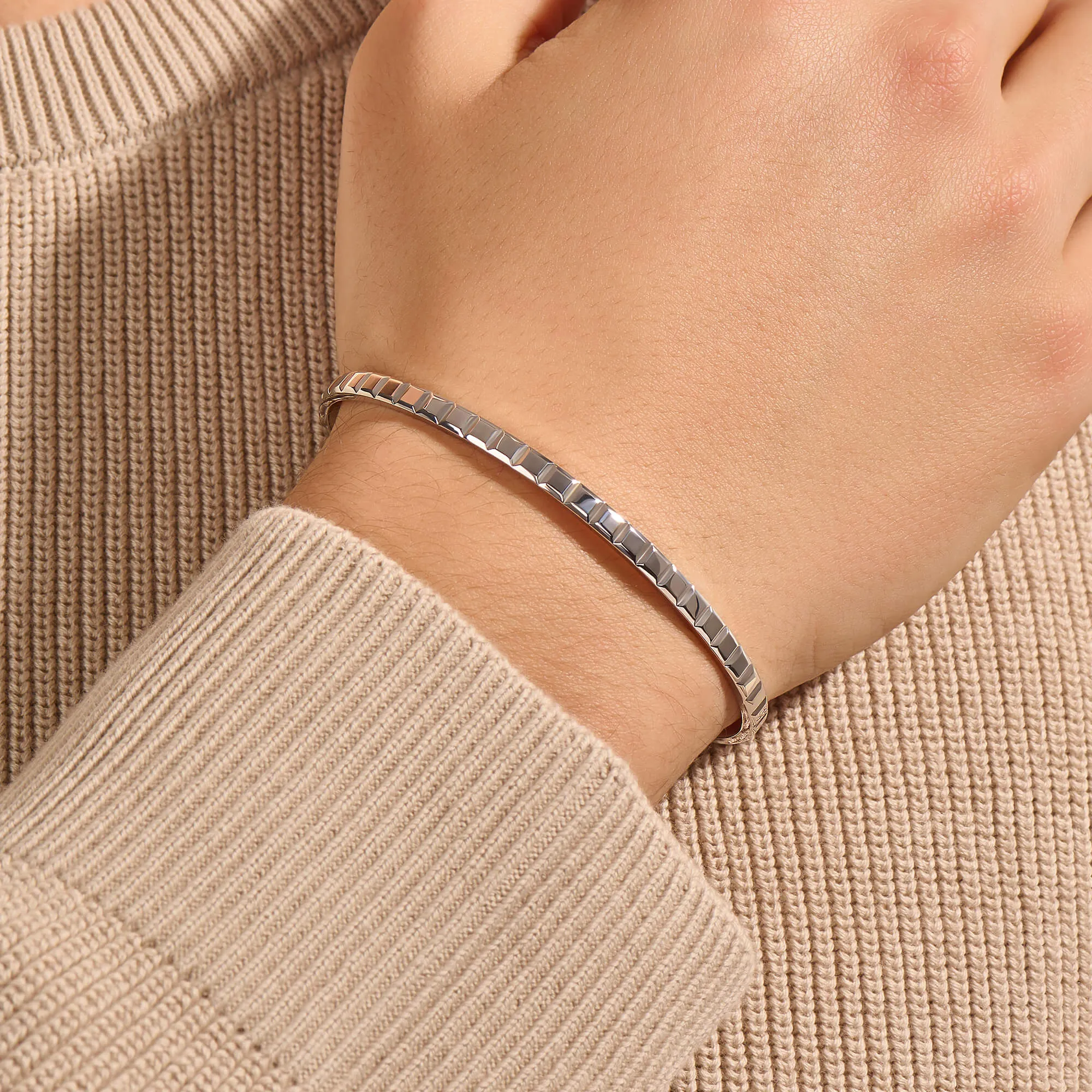 Square Cuff in Gold