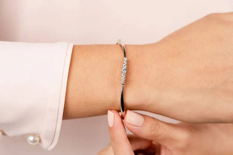 Stylish Seven Stone Lab-Grown Diamond Bangle with 0.50 ct.(finished) 2.3mm, 2.7mm, 3.5mm