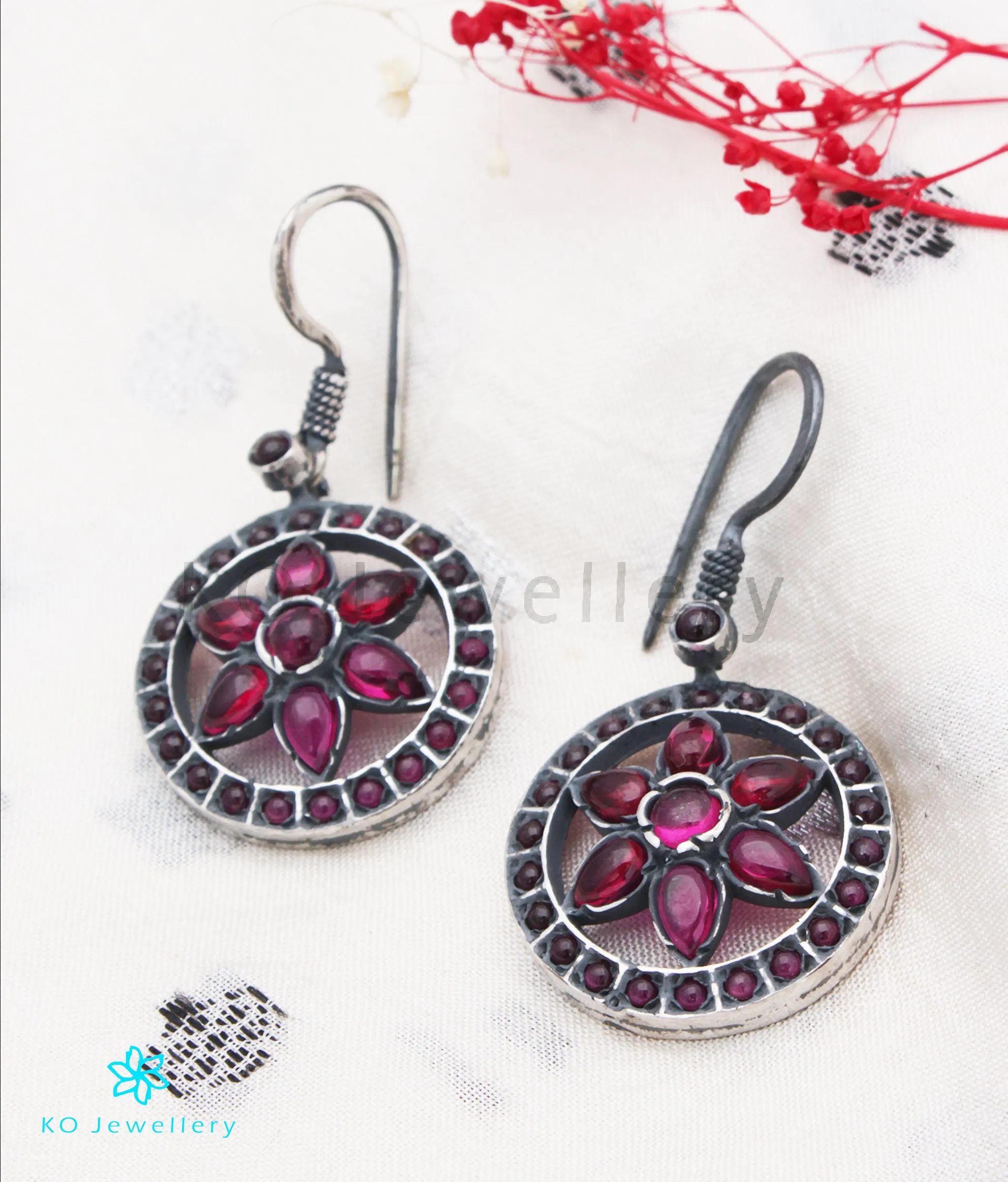 The Samanvaya Silver Earrings (Red/Oxidised)