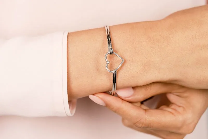 The Sparkling Heart Unity Lab-Grown Diamond Bracelet with 0.28 ct.(finished)