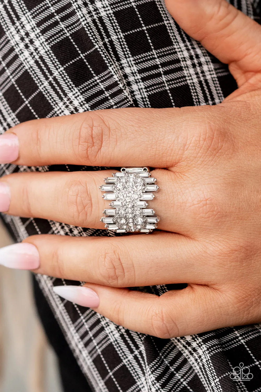 Urban Empire - White - Rhinestone Paparazzi Ring - November 2021 Life of the Party Exclusive
