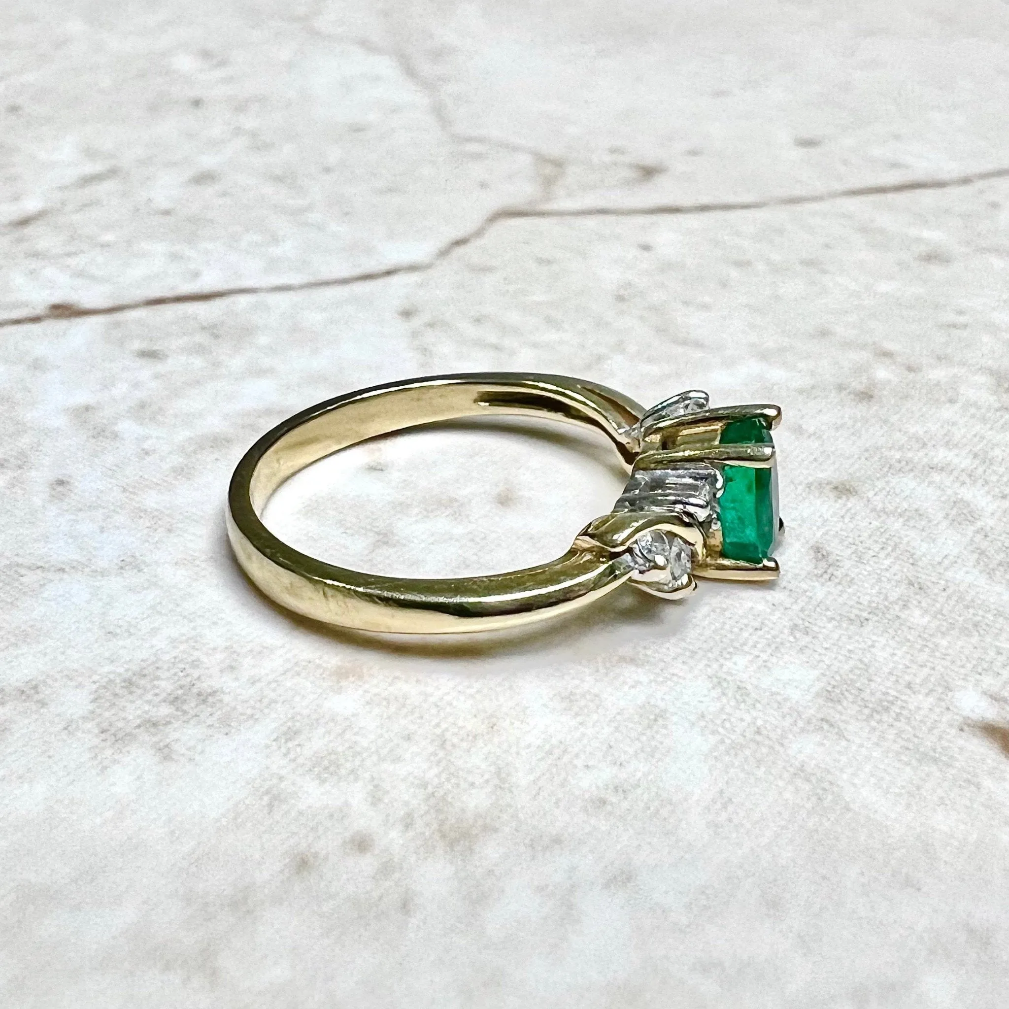 Vintage 14 Karat Yellow Gold Natural Diamond & Emerald Solitaire Ring