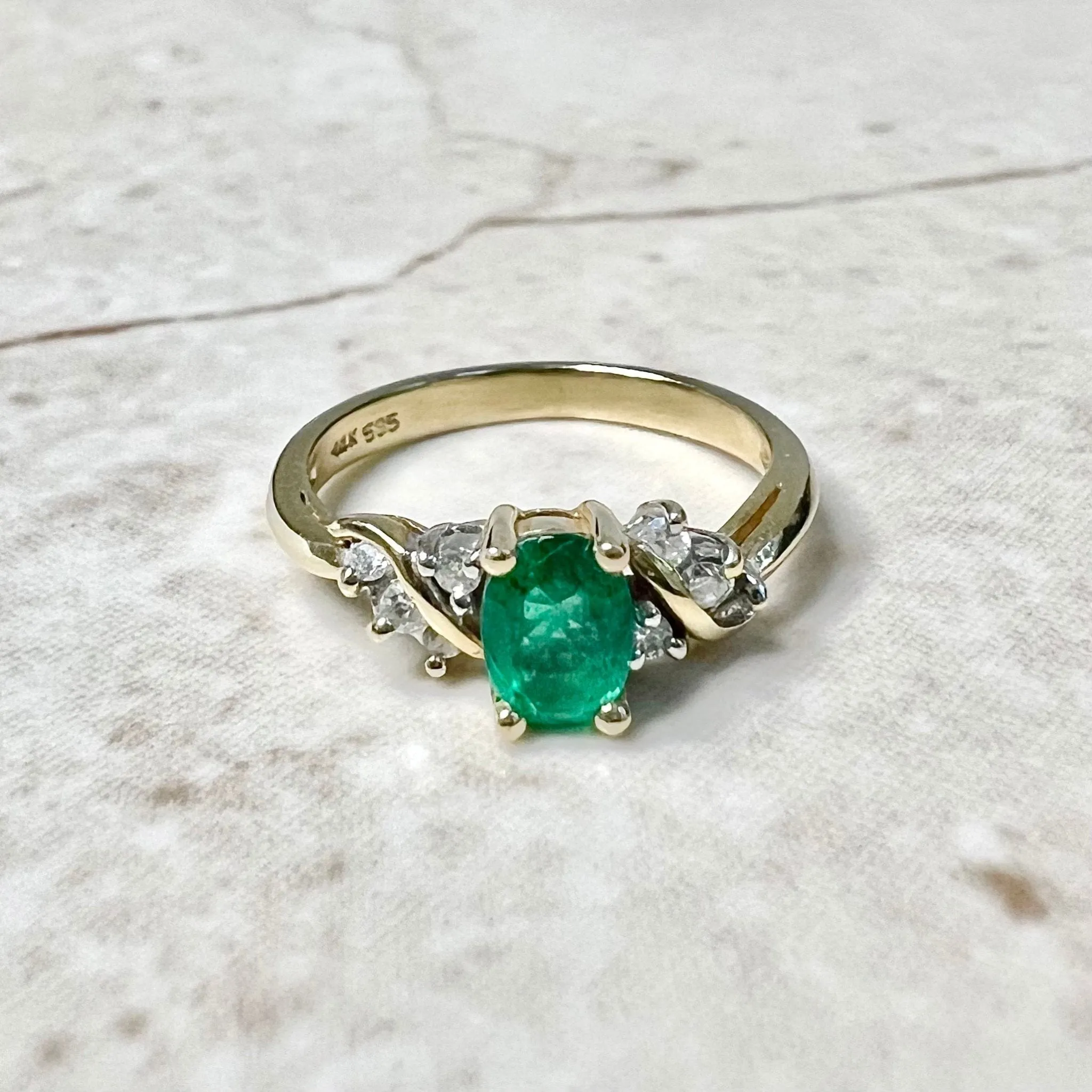 Vintage 14 Karat Yellow Gold Natural Diamond & Emerald Solitaire Ring