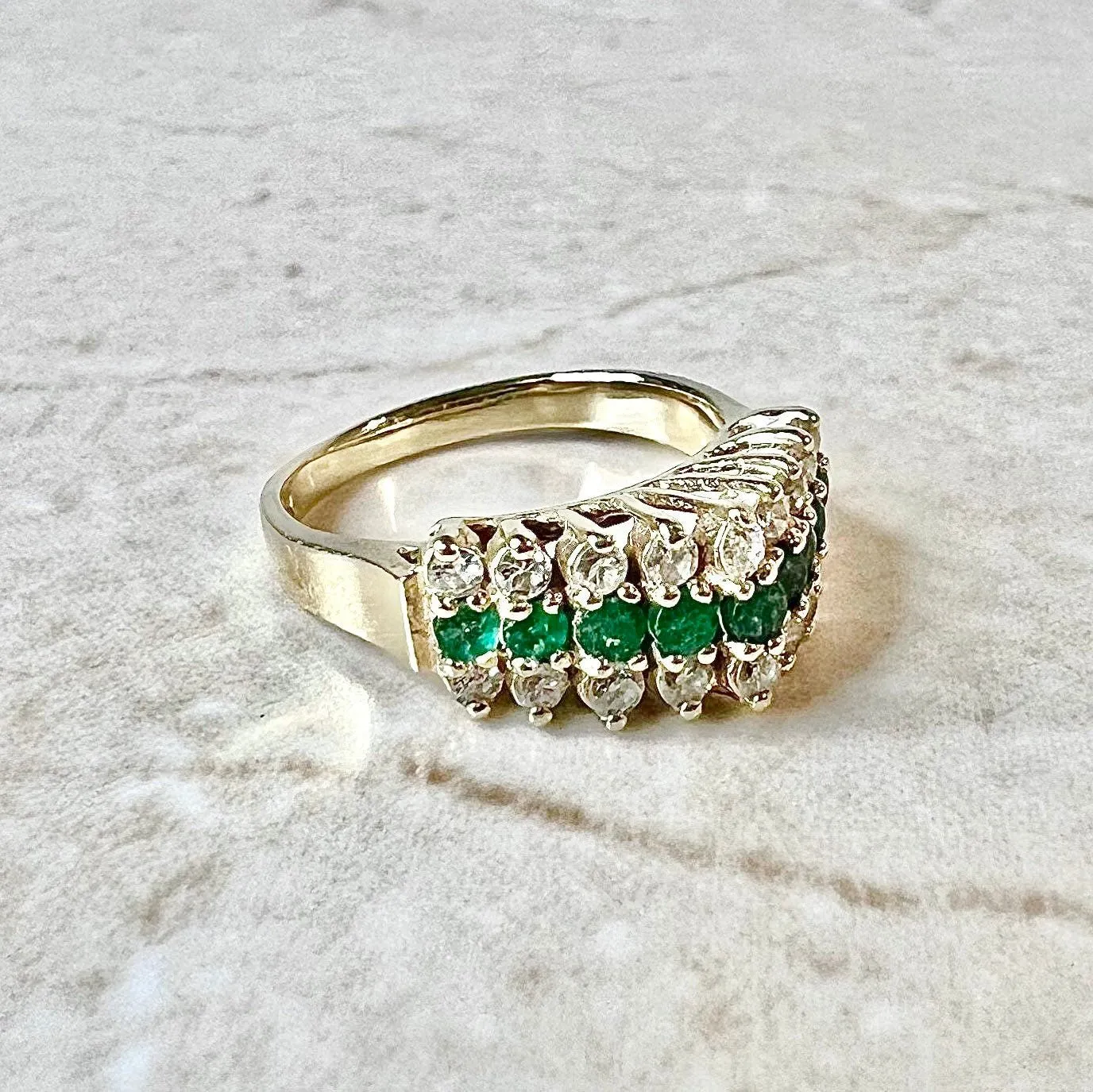Vintage 14 Karat Yellow Gold Natural Emerald & Diamond Band Ring - Size 4.75 US / J UK