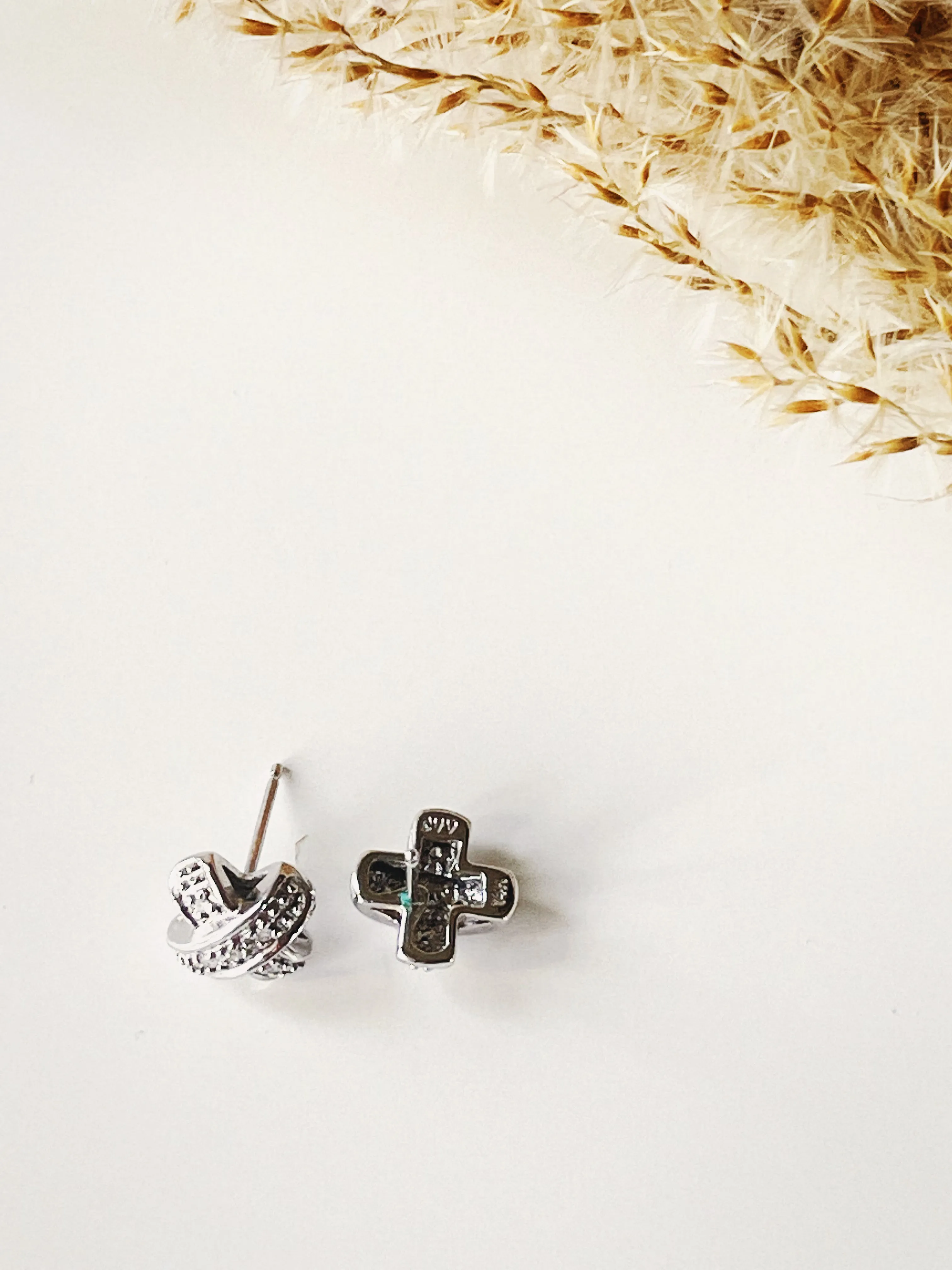 Vintage 14k White Gold and Diamond earrings